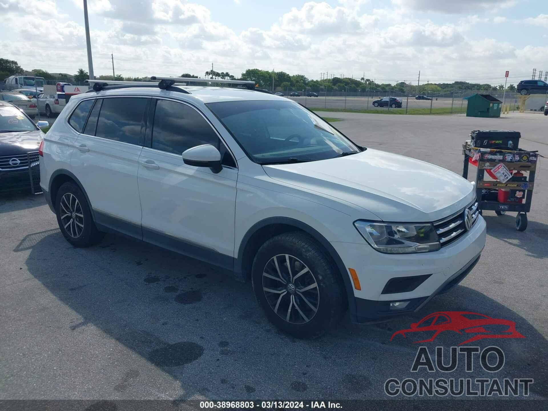 VOLKSWAGEN TIGUAN 2018 - 3VV3B7AX7JM020693