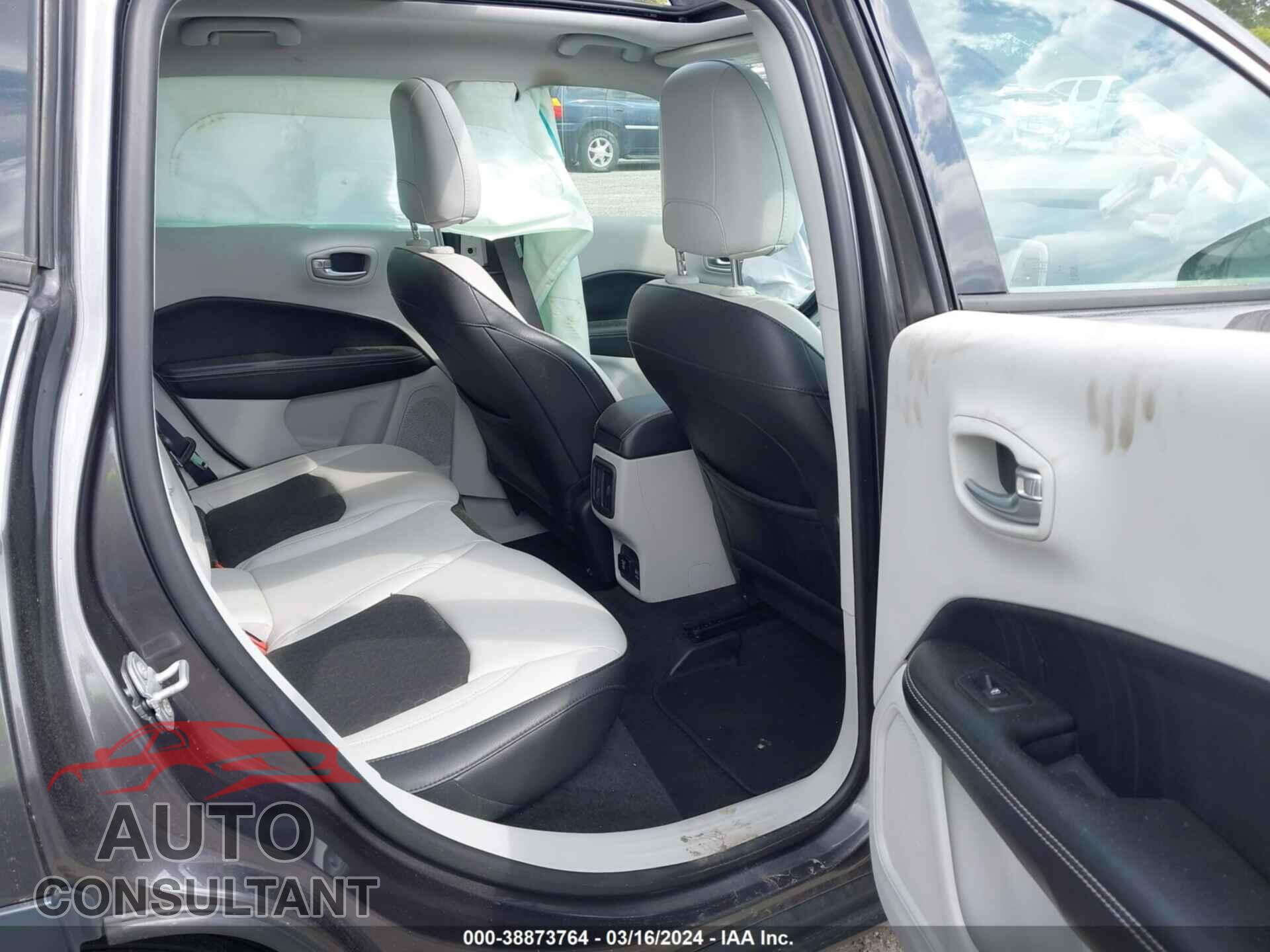 JEEP COMPASS 2018 - 3C4NJCBB7JT136780