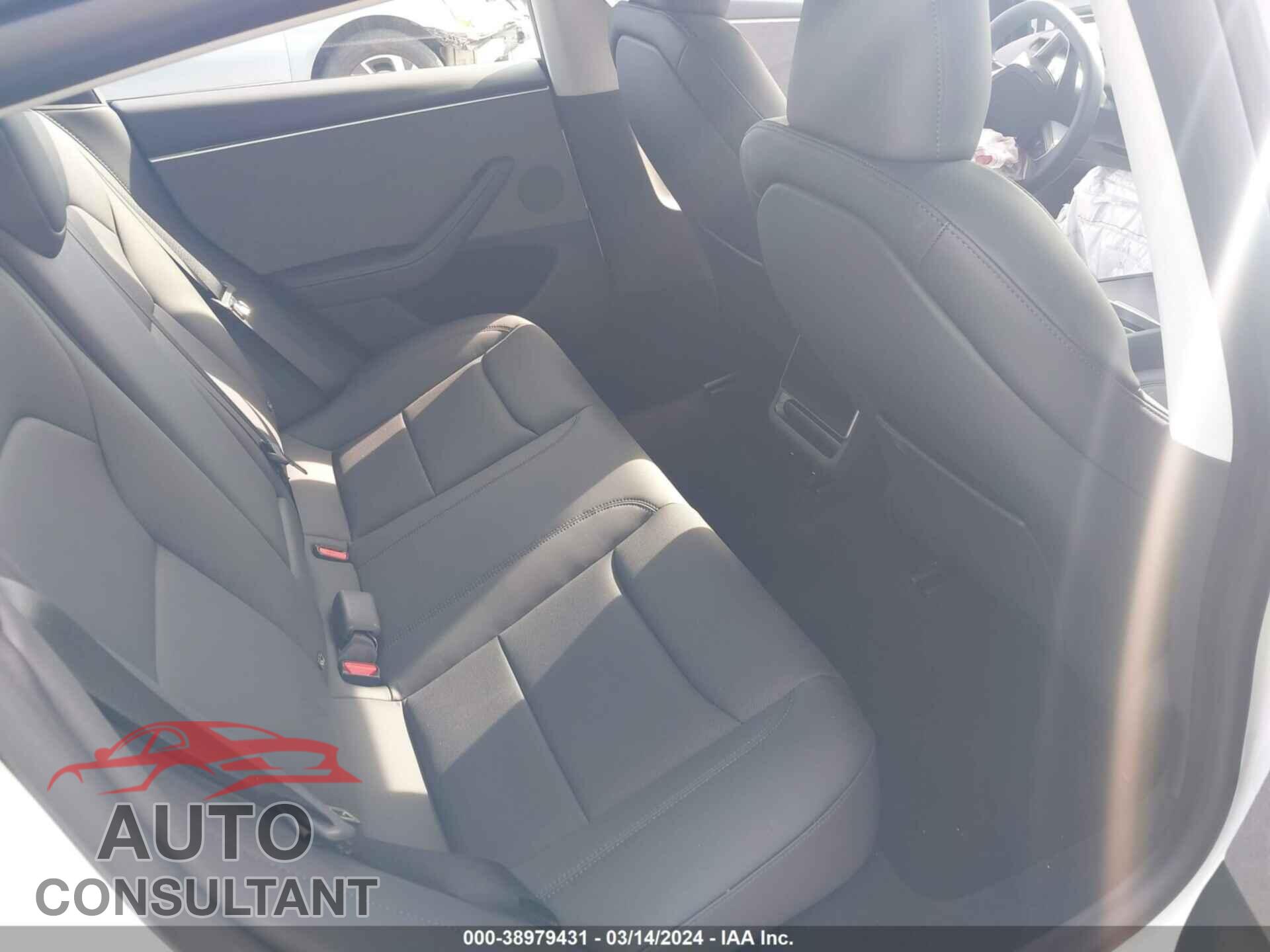 TESLA MODEL 3 2024 - 5YJ3E1EA1RF727457