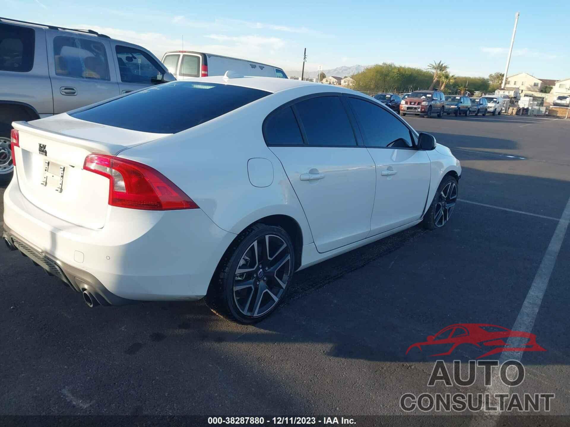 VOLVO S60 2018 - YV126MFL9J2454103