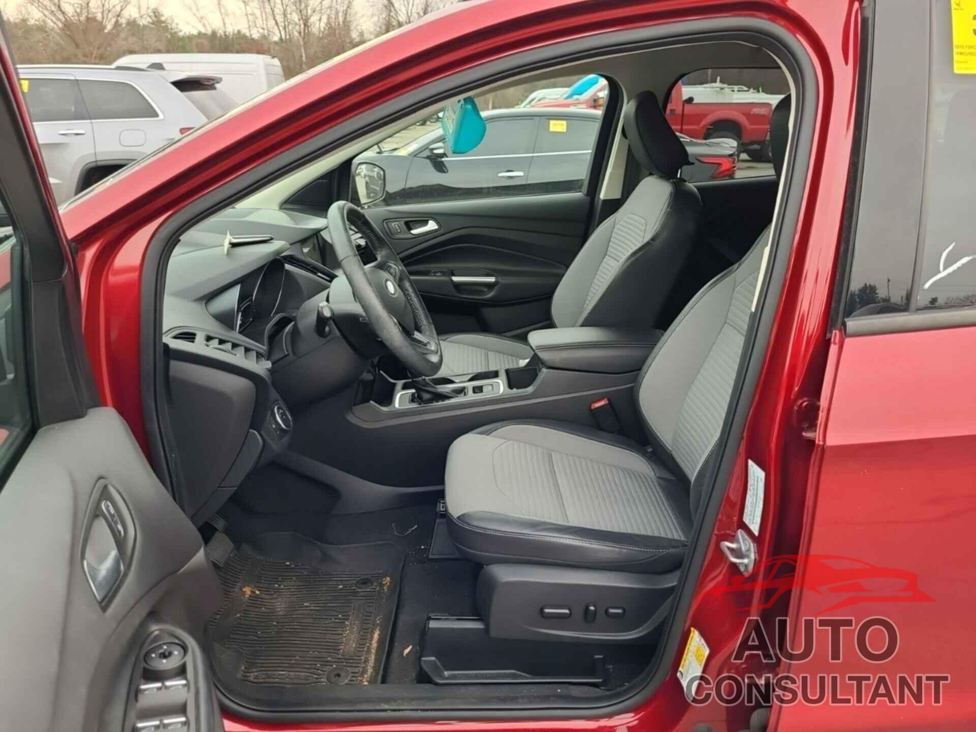 FORD ESCAPE 2019 - 1FMCU9GD5KUA86945