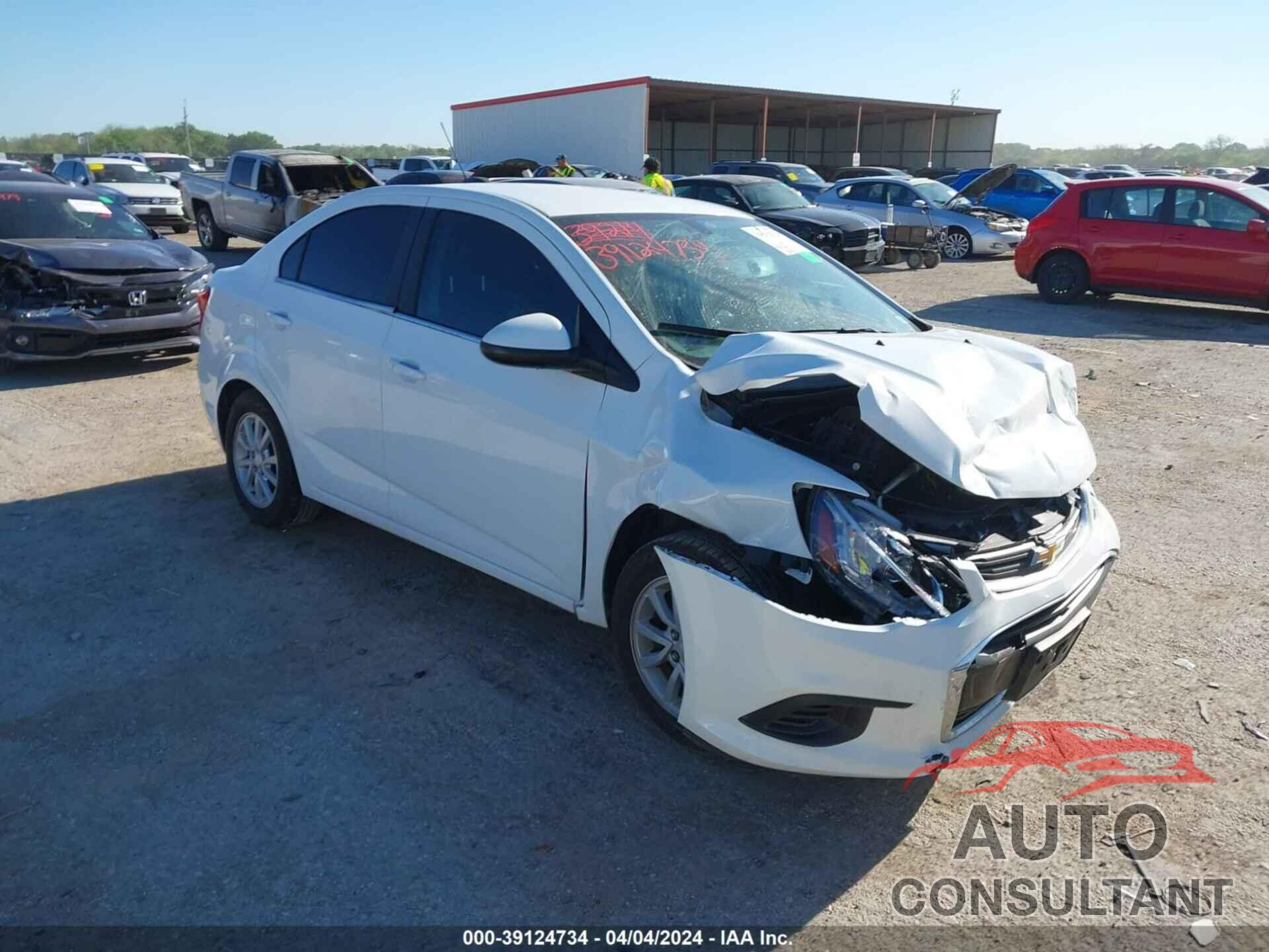 CHEVROLET SONIC 2018 - 1G1JD5SH9J4116731