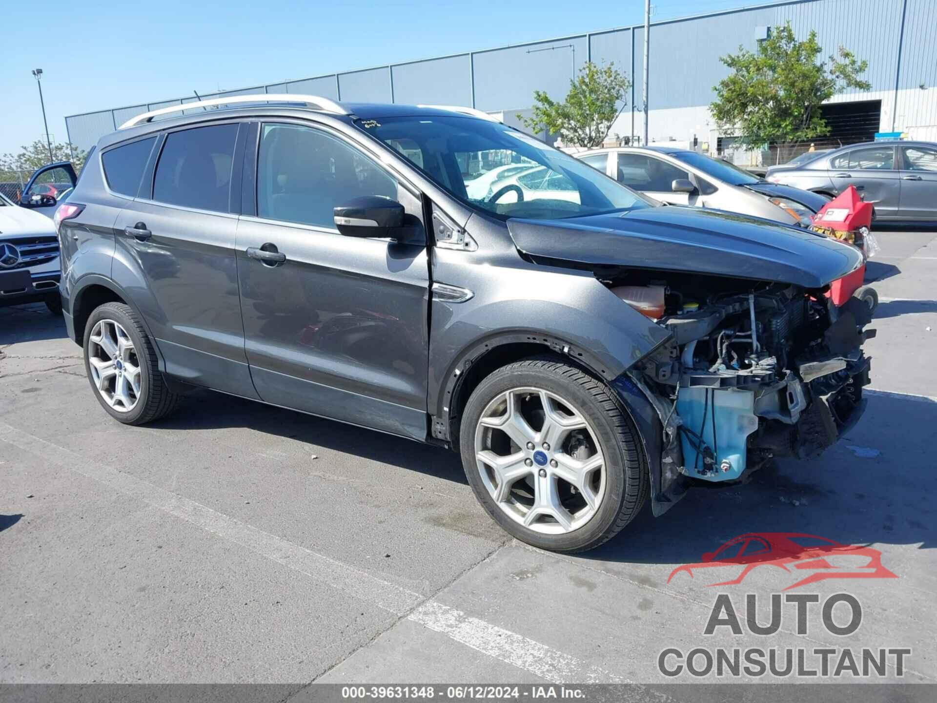 FORD ESCAPE 2018 - 1FMCU9J93JUA64235