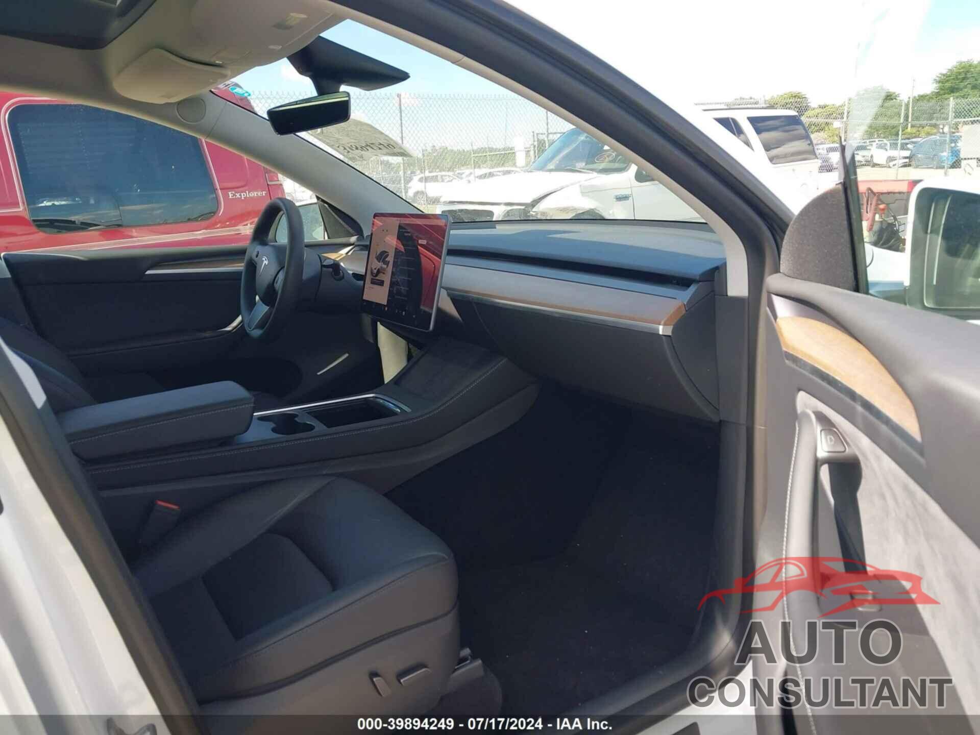 TESLA MODEL Y 2023 - 7SAYGDEE2PA110084