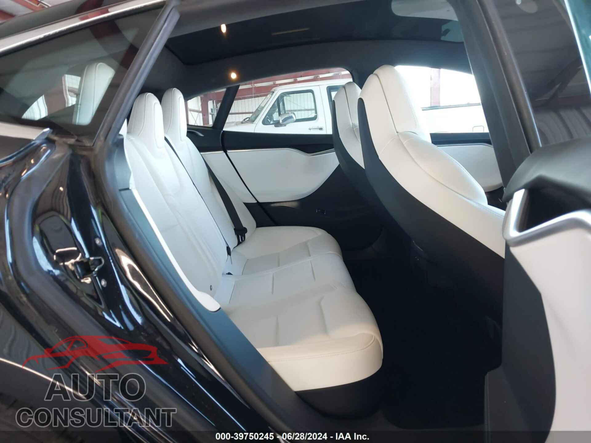 TESLA MODEL S 2018 - 5YJSA1E21JF243812