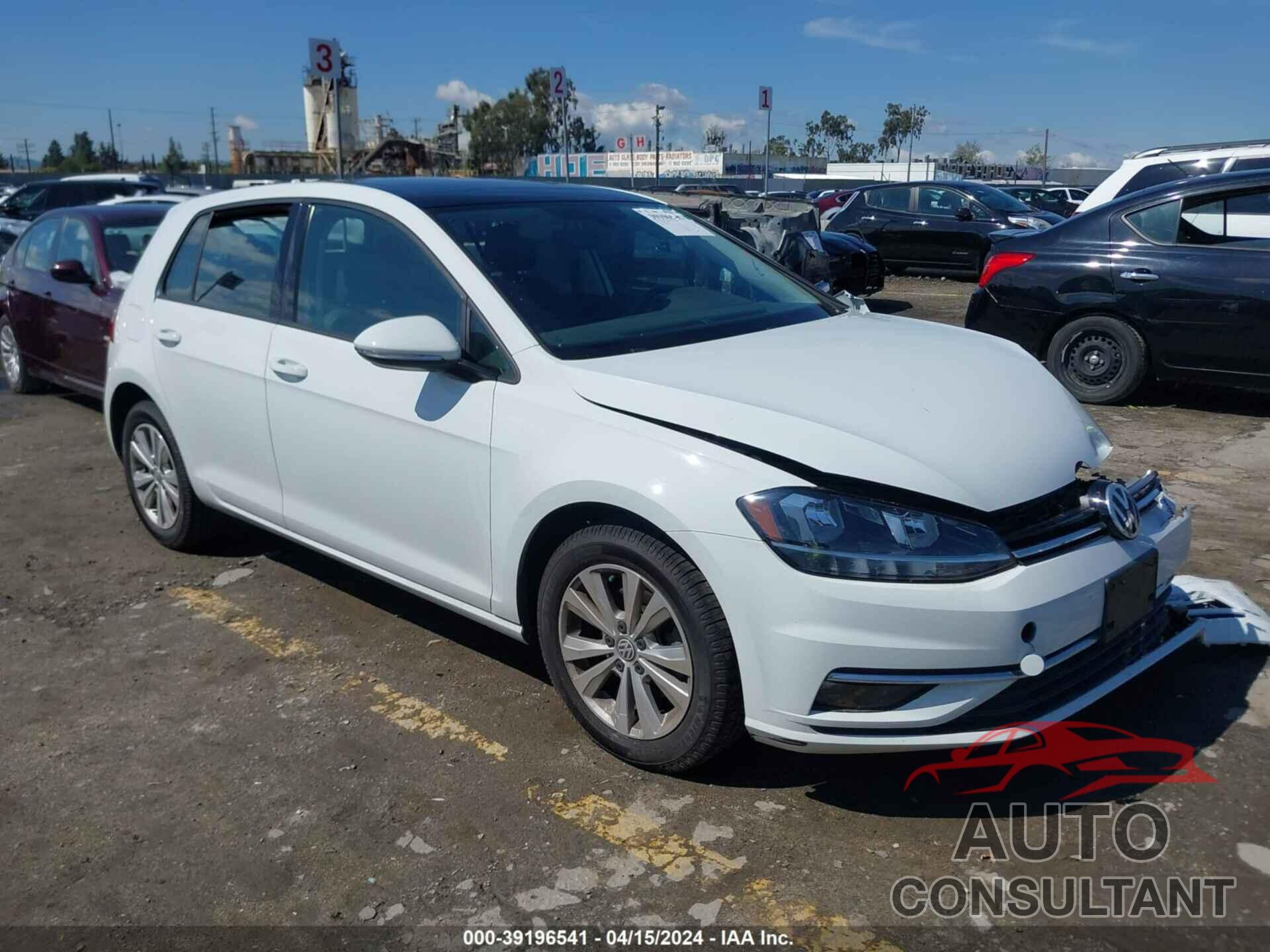 VOLKSWAGEN GOLF 2018 - 3VWG17AU8JM272944