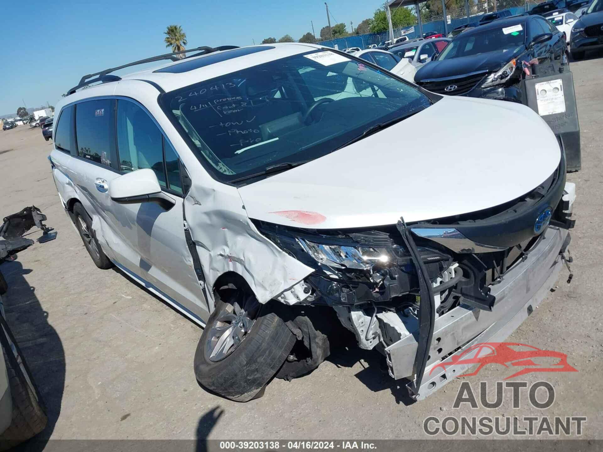 TOYOTA SIENNA 2023 - 5TDYSKFC5PS076931