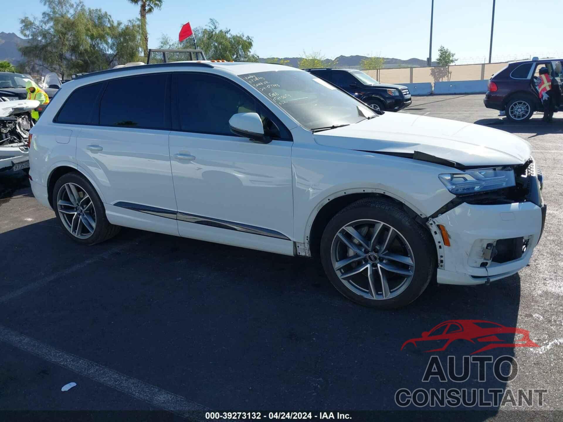 AUDI Q7 2018 - WA1VAAF79JD011807