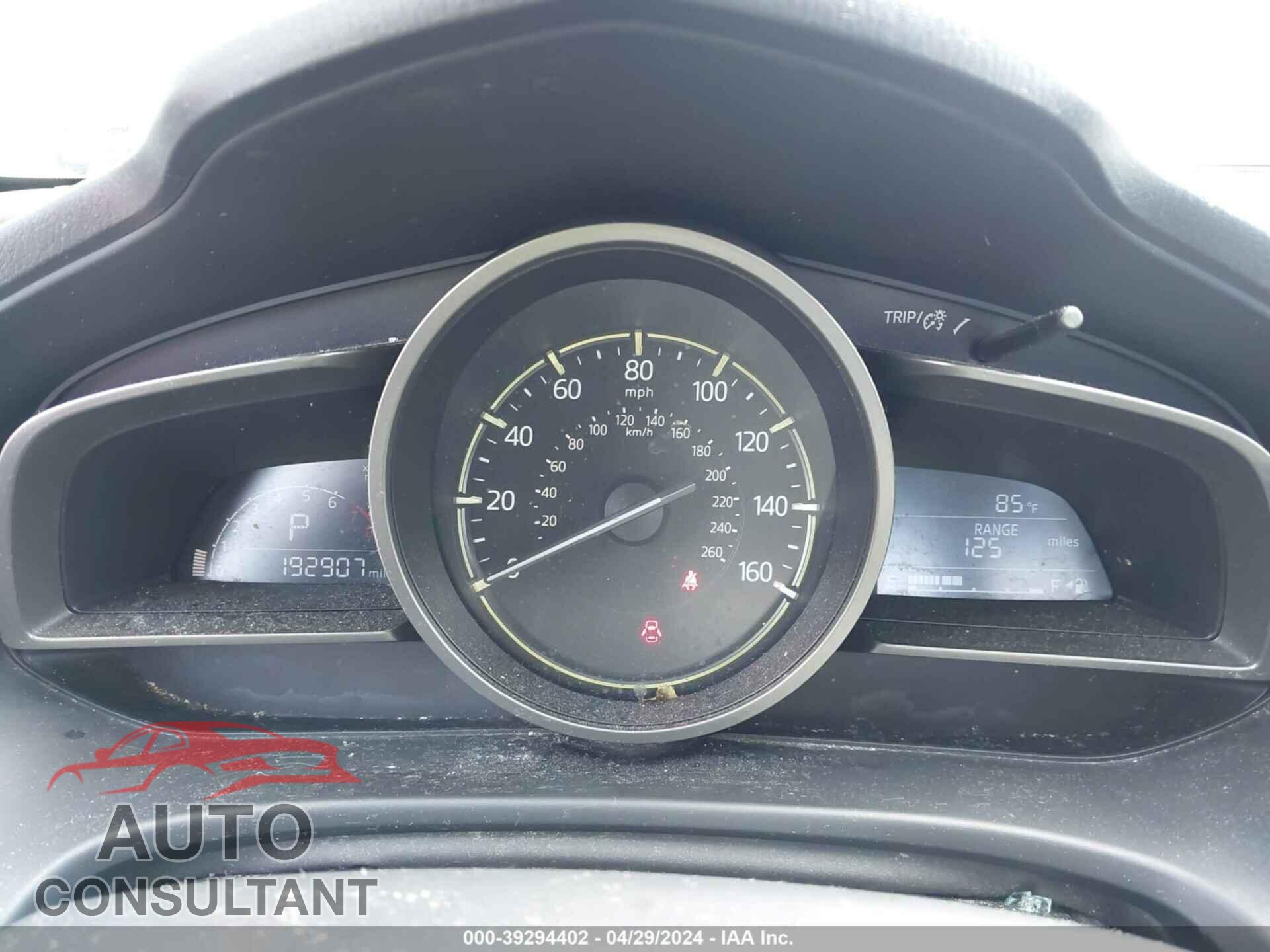 MAZDA MAZDA3 2017 - JM1BN1V72H1104579