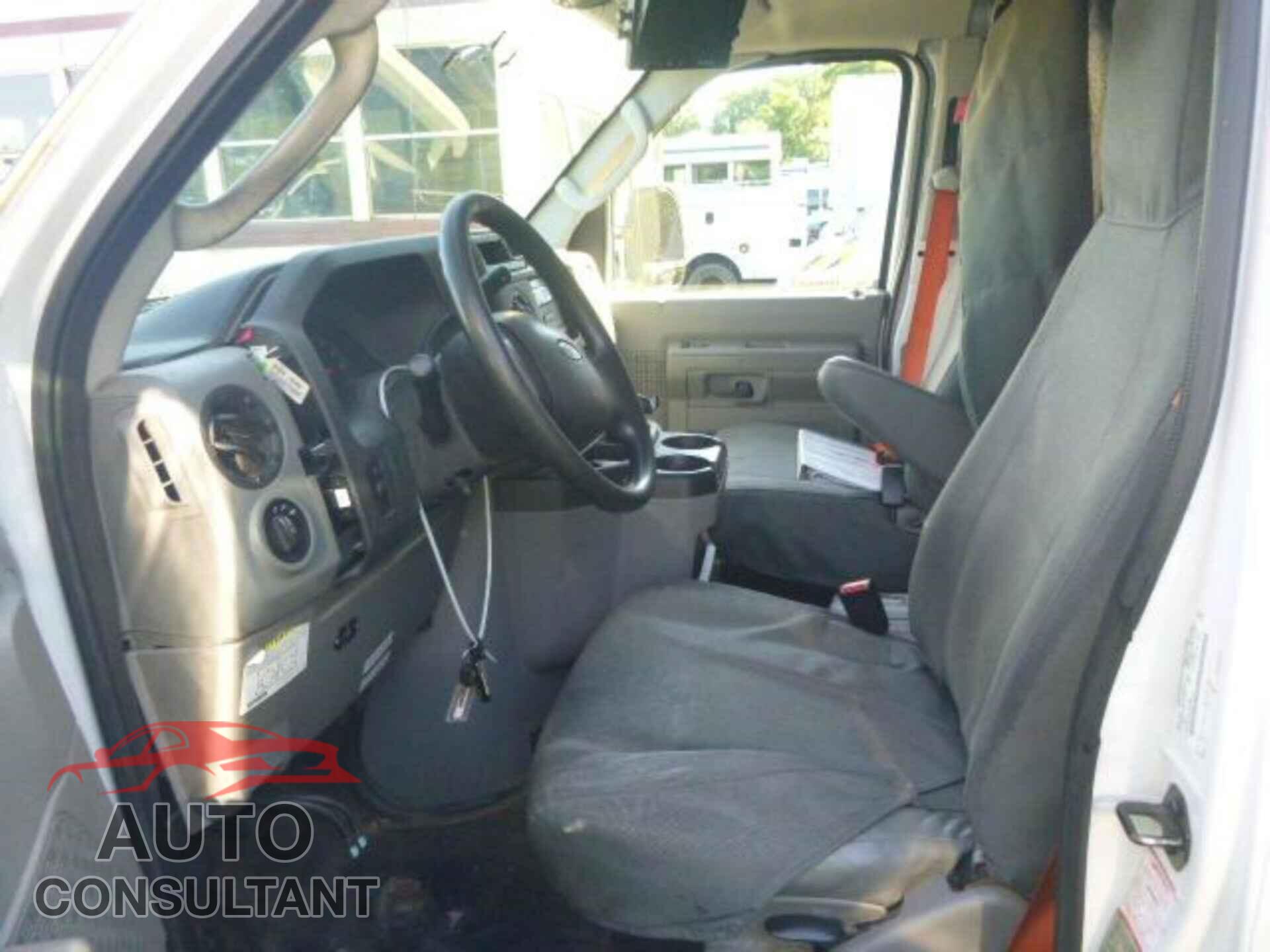FORD ECONOLINE 2017 - 1FDXE4FS2HDC68614
