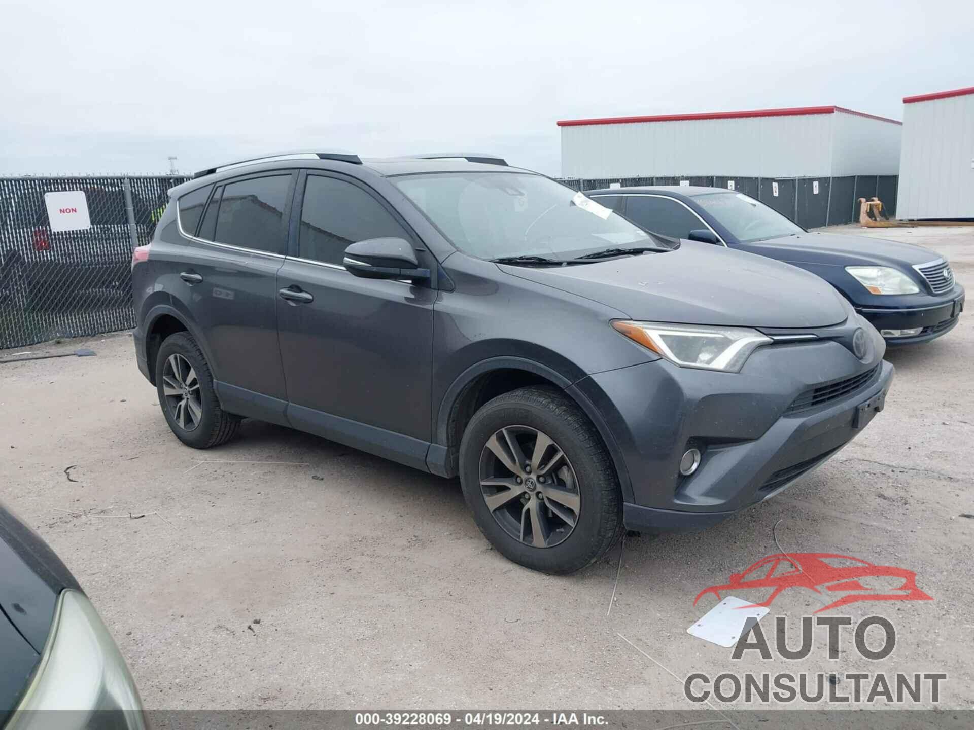 TOYOTA RAV4 2017 - JTMWFREV4HJ722272