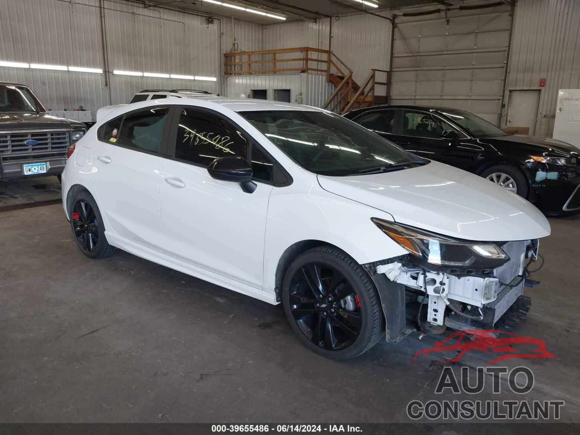 CHEVROLET CRUZE 2018 - 3G1BE6SM4JS581695