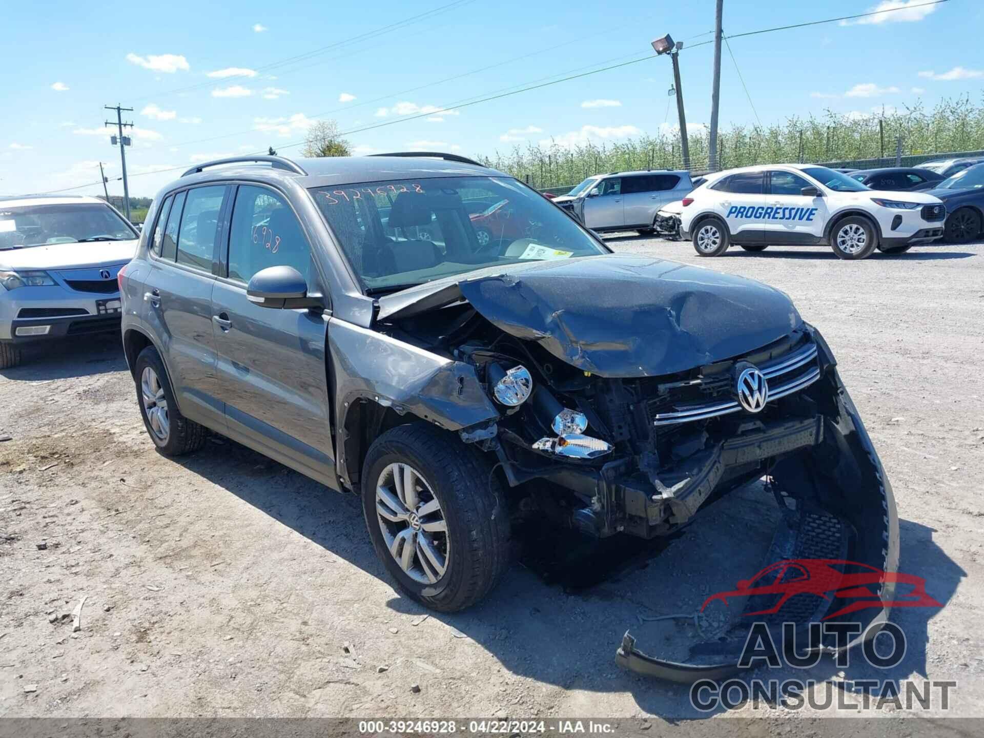 VOLKSWAGEN TIGUAN 2016 - WVGBV7AX4GW601705