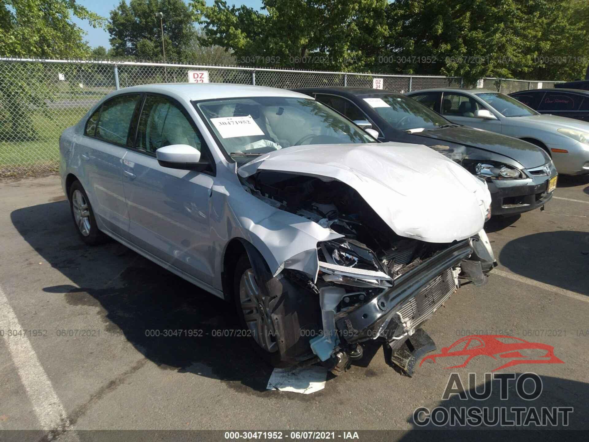 VOLKSWAGEN JETTA 2018 - 3VW2B7AJ3JM245115