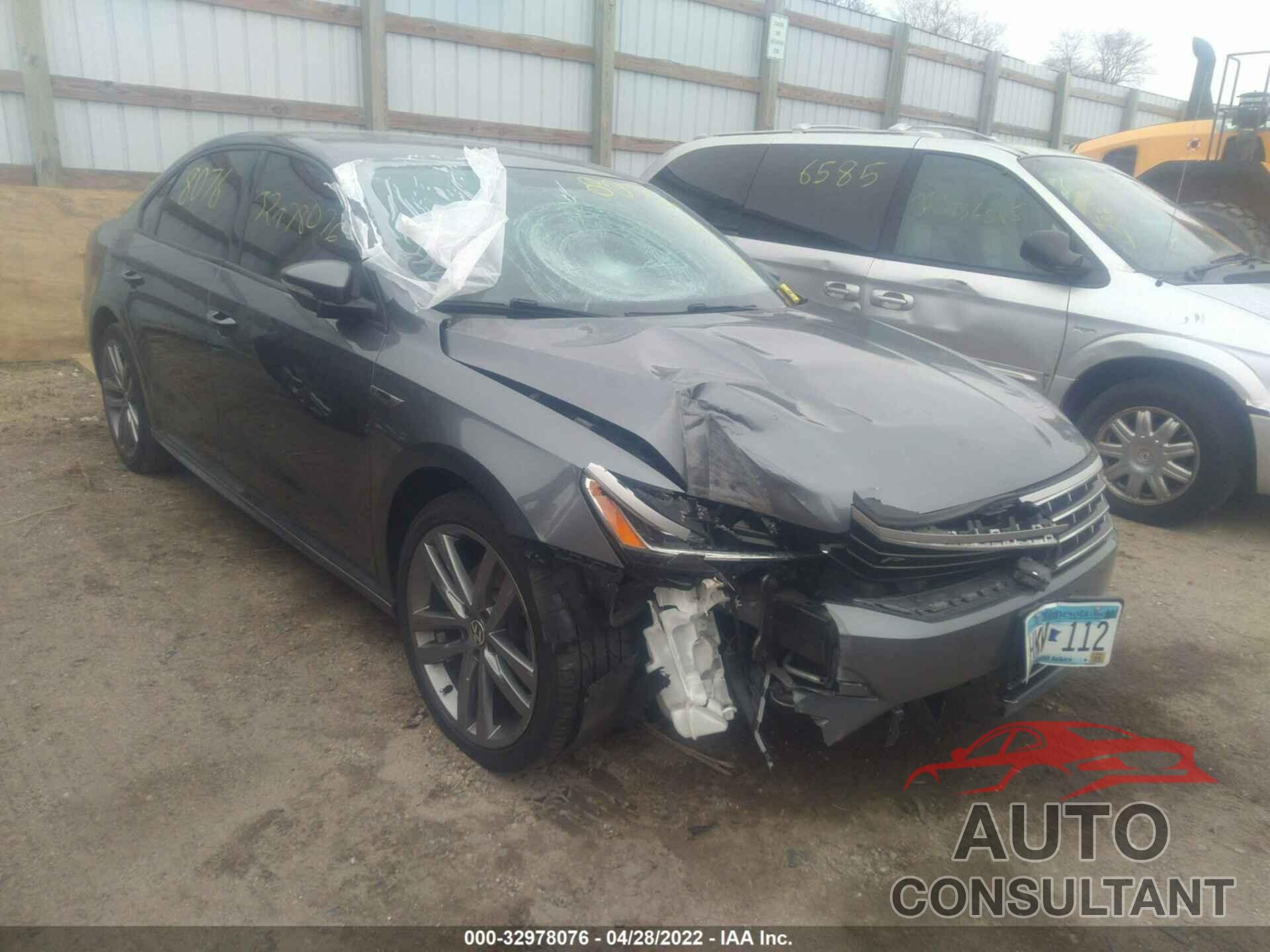 VOLKSWAGEN PASSAT 2018 - 1VWAA7A36JC035996