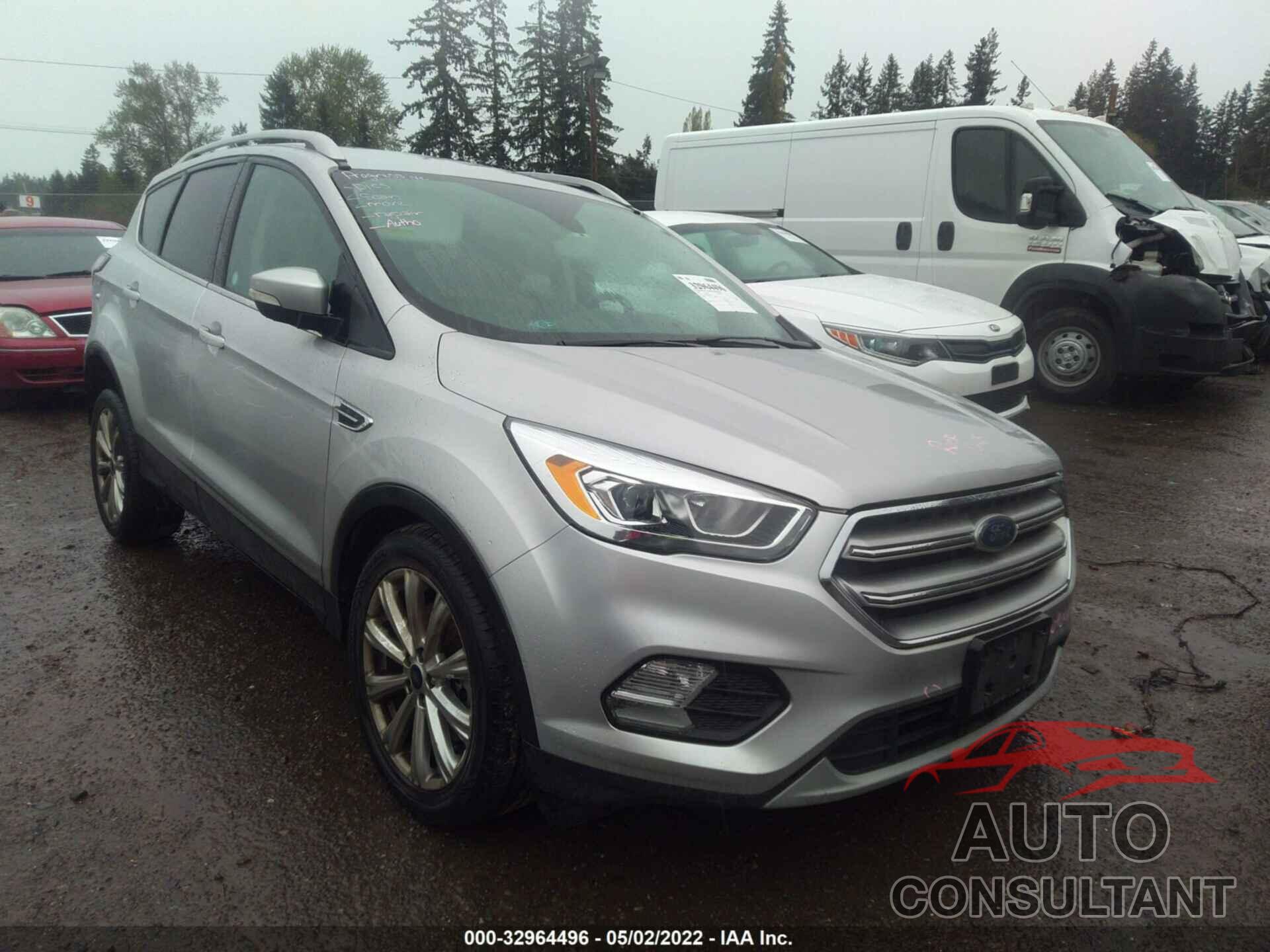FORD ESCAPE 2017 - 1FMCU9J94HUA64965