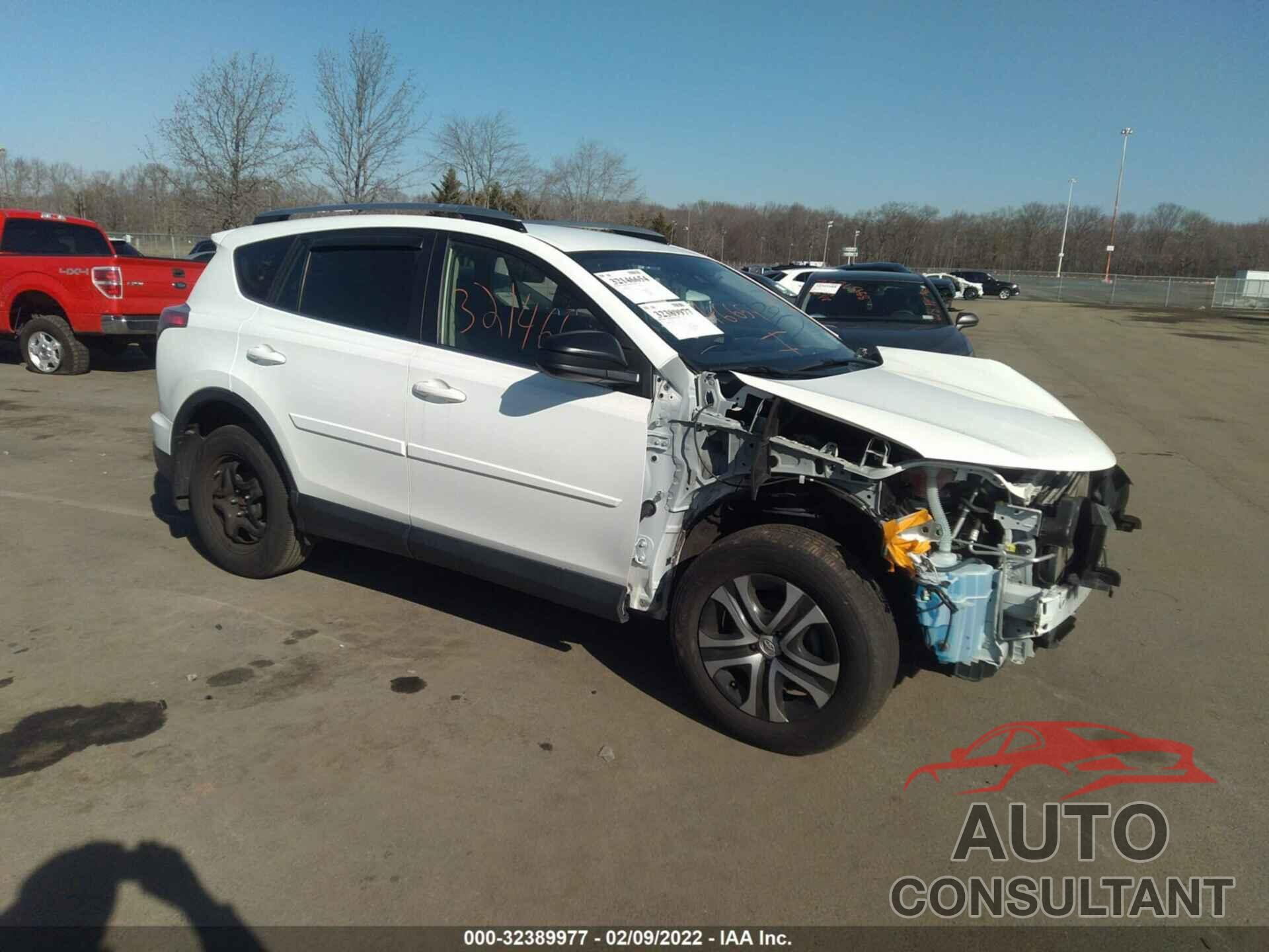 TOYOTA RAV4 2017 - JTMBFREV0HJ157033