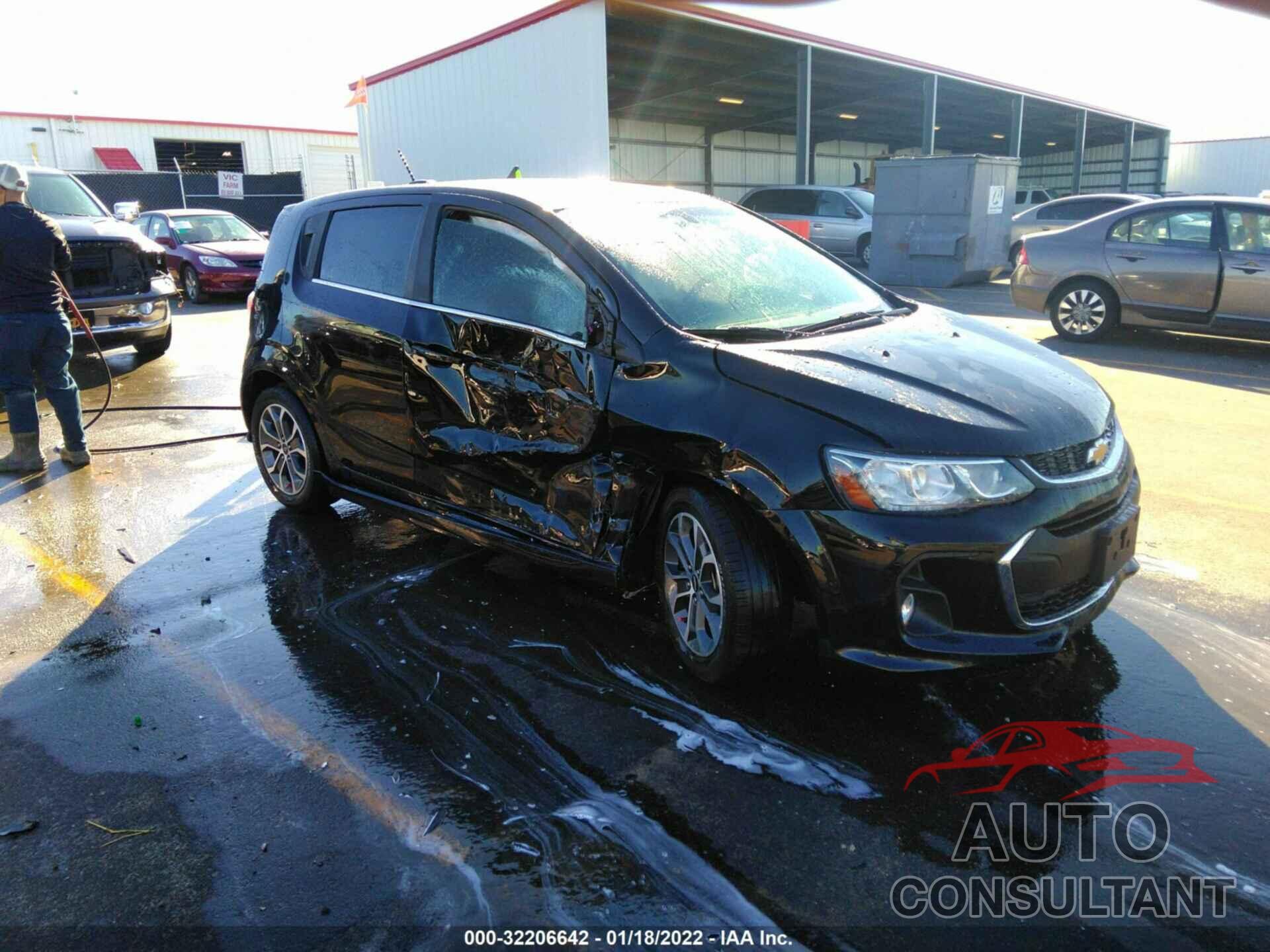 CHEVROLET SONIC 2018 - 1G1JD6SH3J4116326