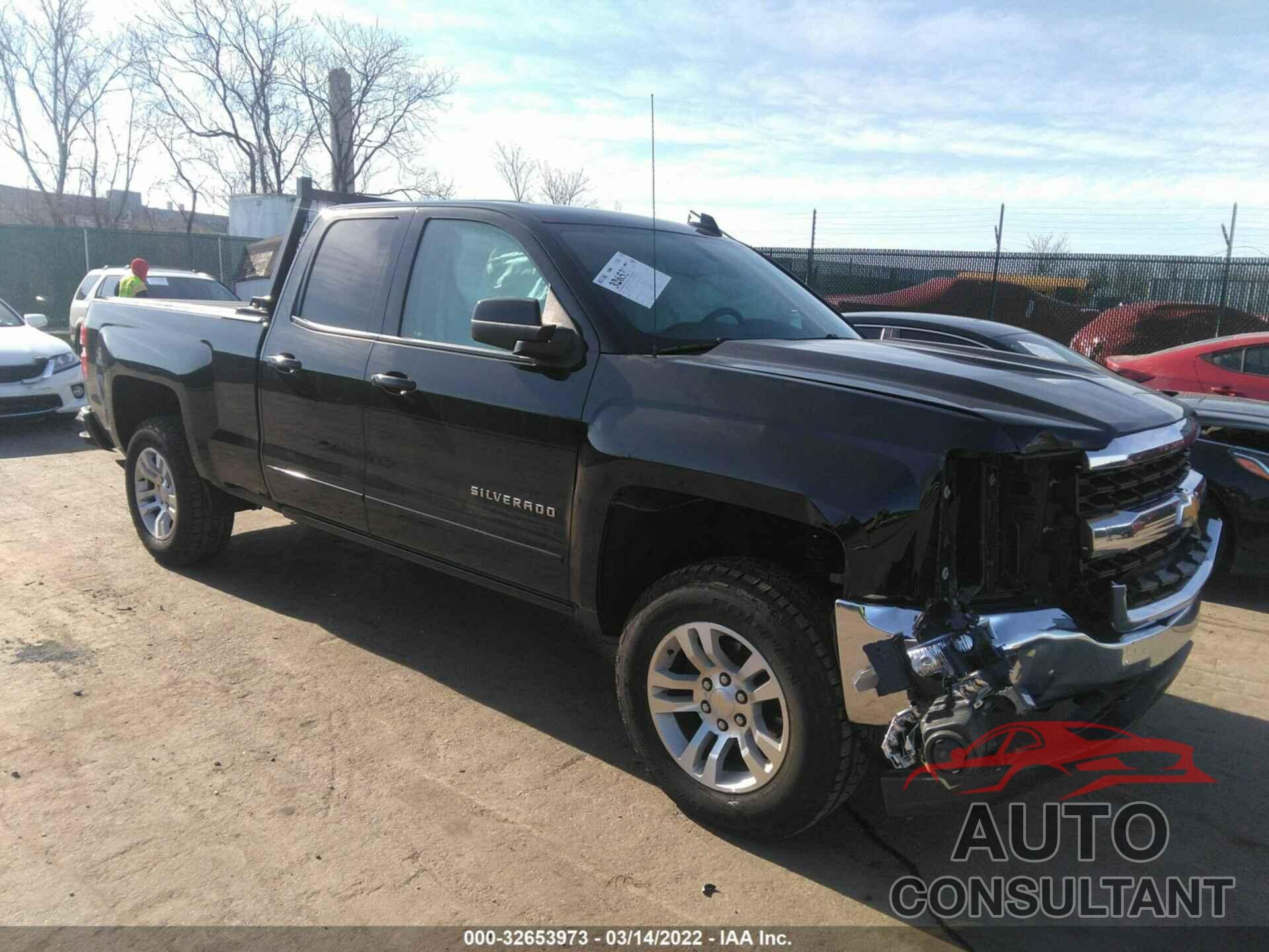 CHEVROLET SILVERADO 1500 2018 - 1GCVKREC1JZ279012