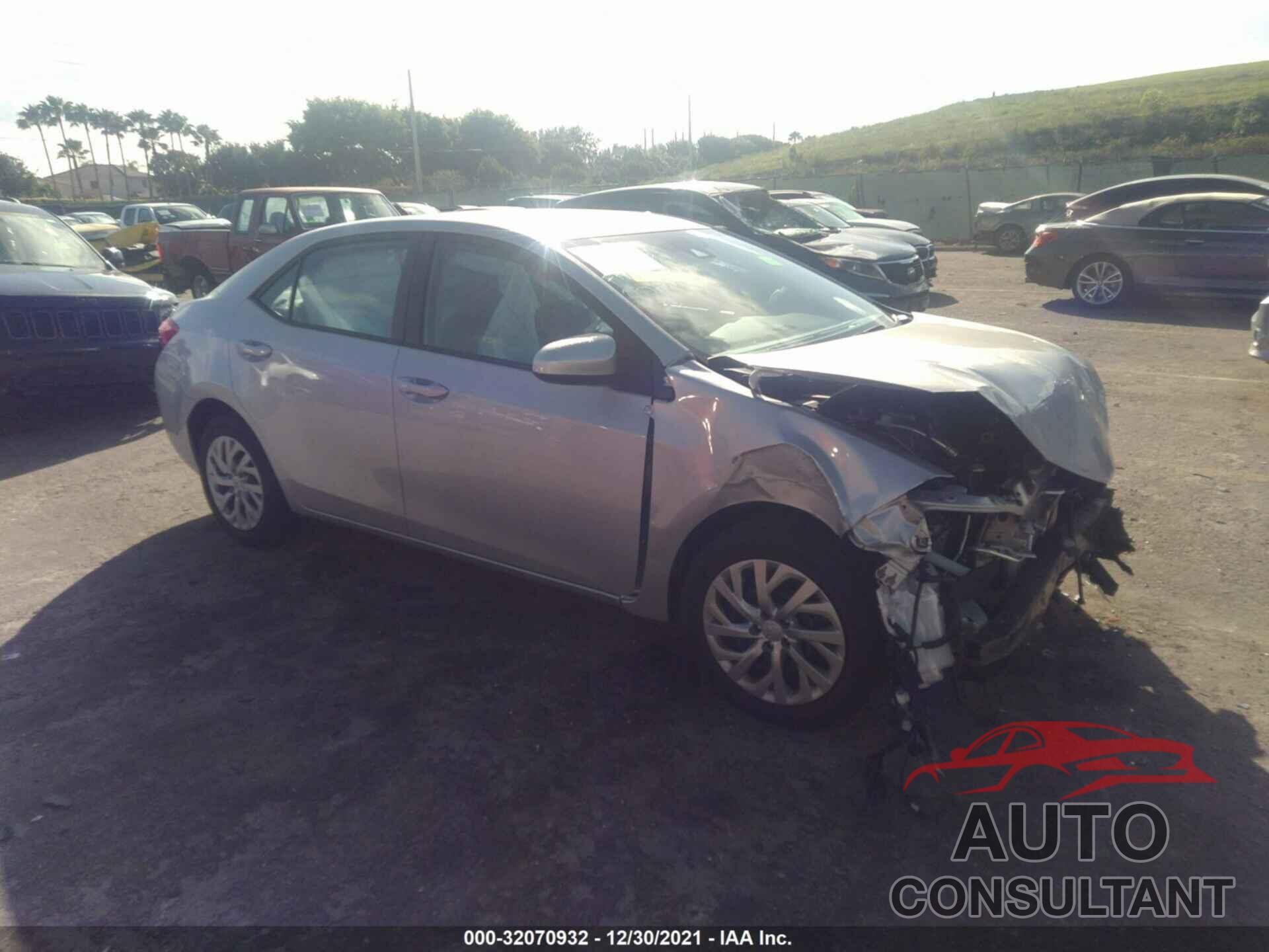 TOYOTA COROLLA 2018 - 5YFBURHEXJP842336