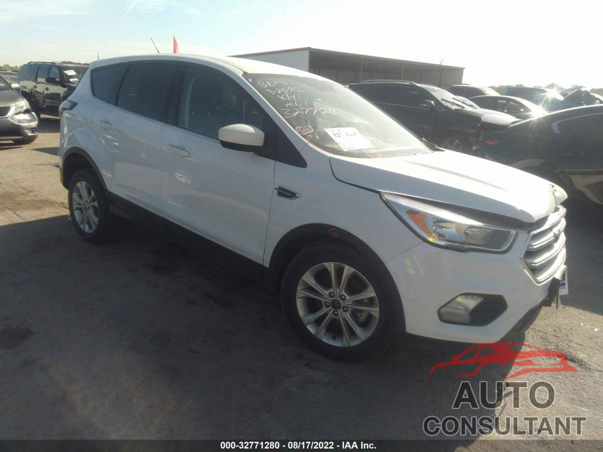 FORD ESCAPE 2017 - 1FMCU0GDXHUC87132