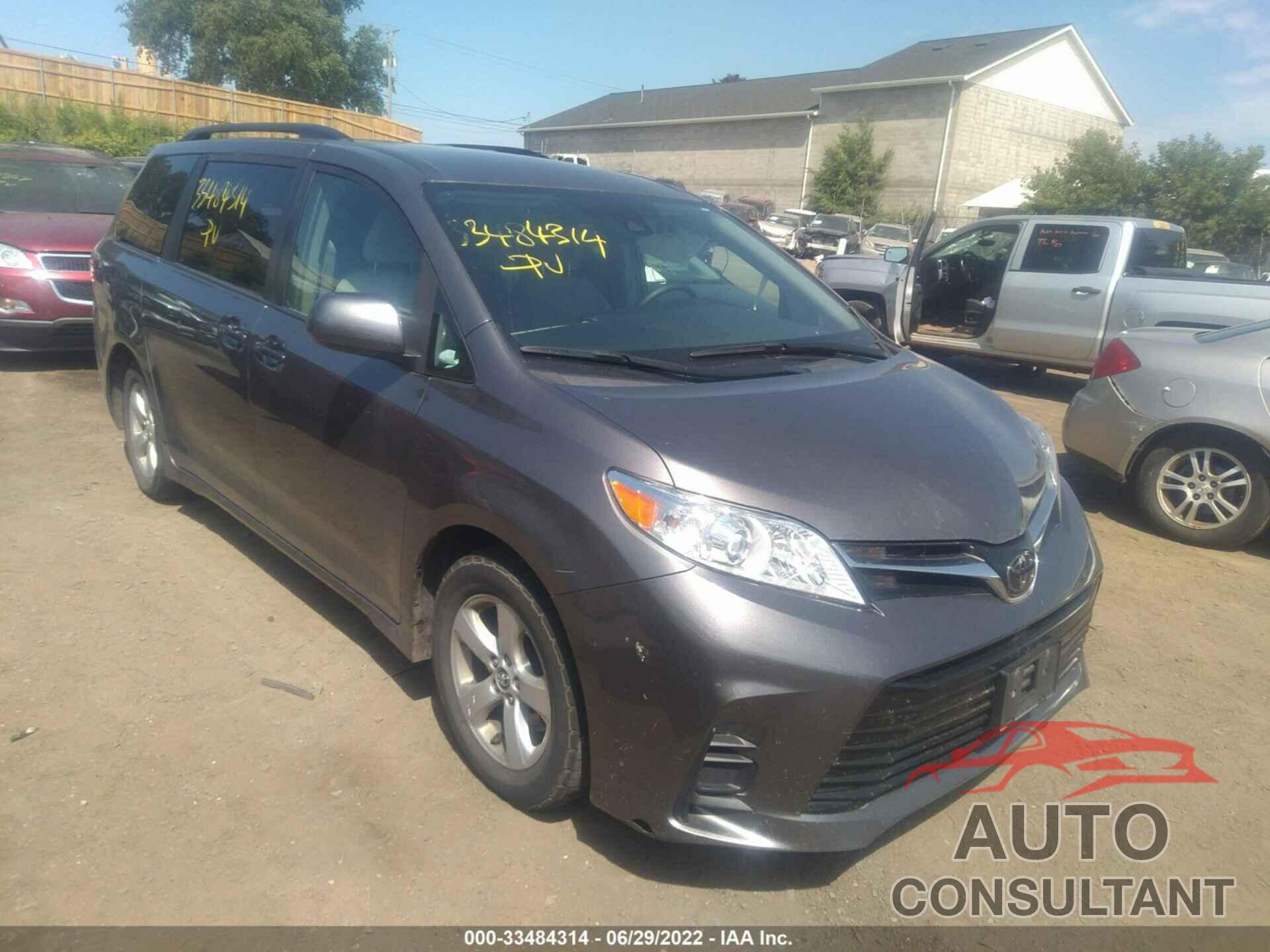 TOYOTA SIENNA 2018 - 5TDKZ3DC4JS959145