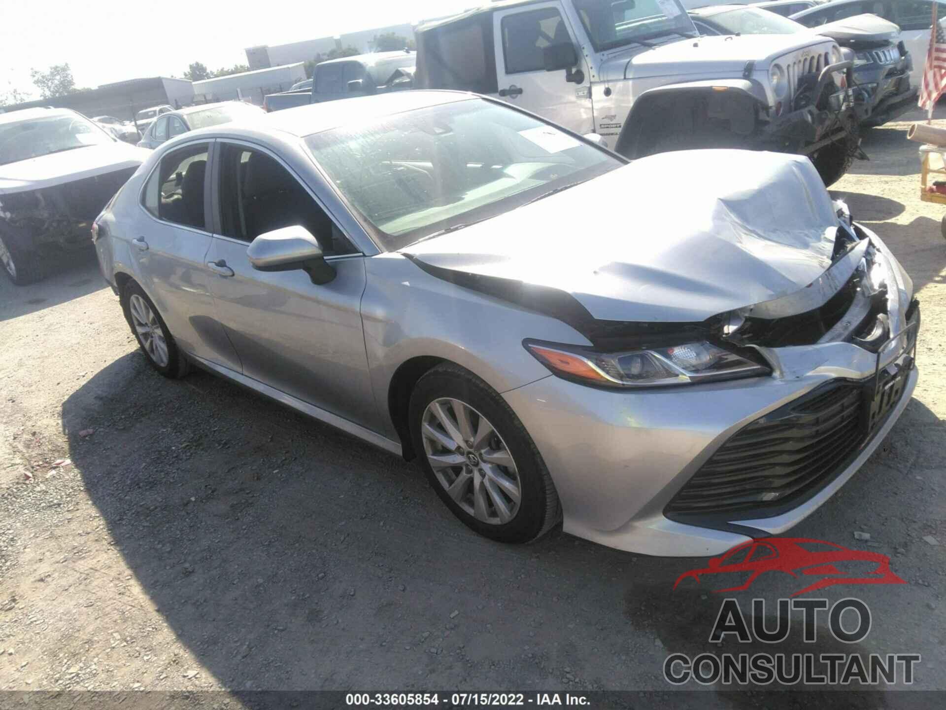 TOYOTA CAMRY 2018 - 4T1B11HK2JU627970