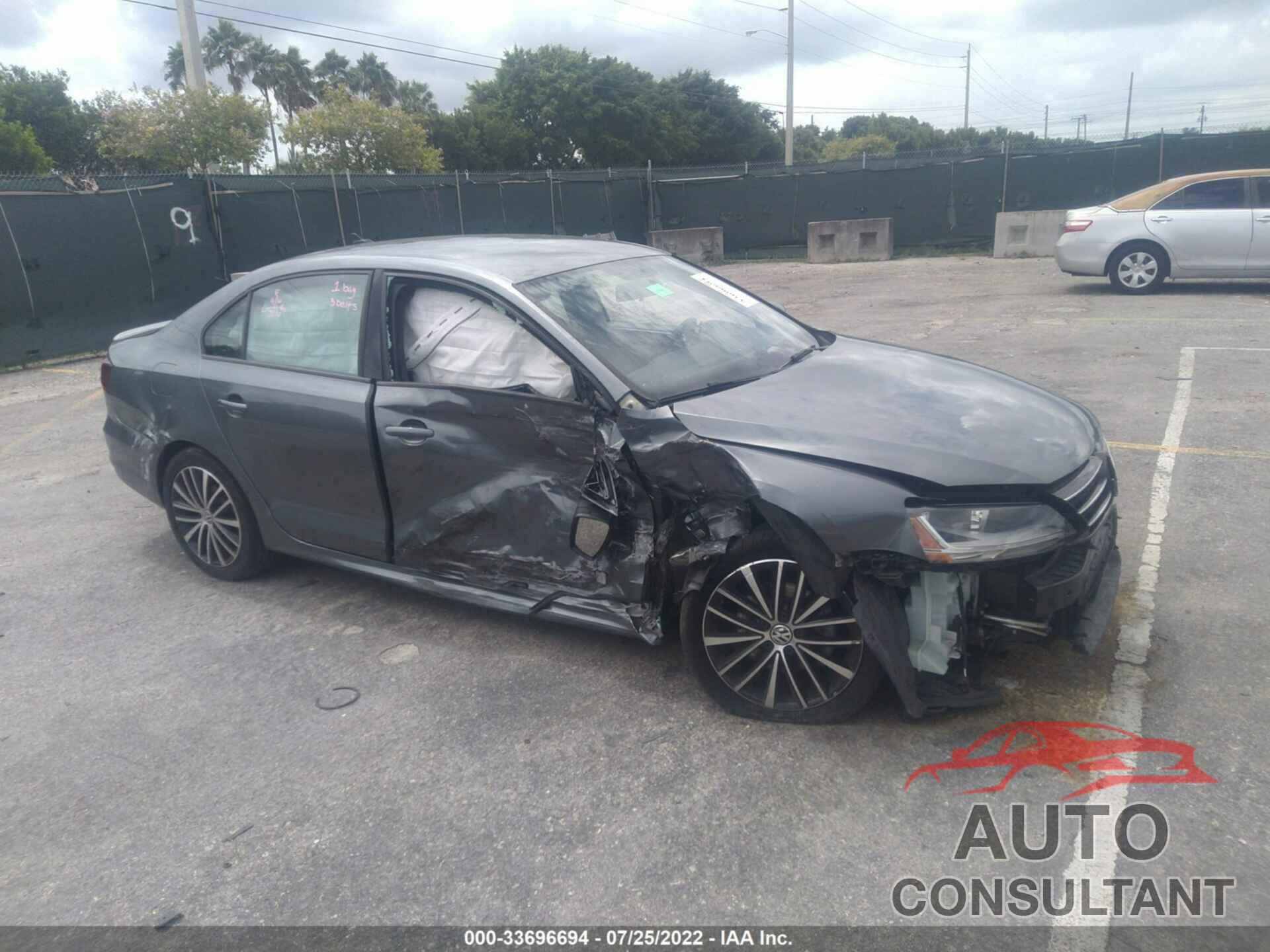 VOLKSWAGEN JETTA 2017 - 3VWD17AJ8HM311079