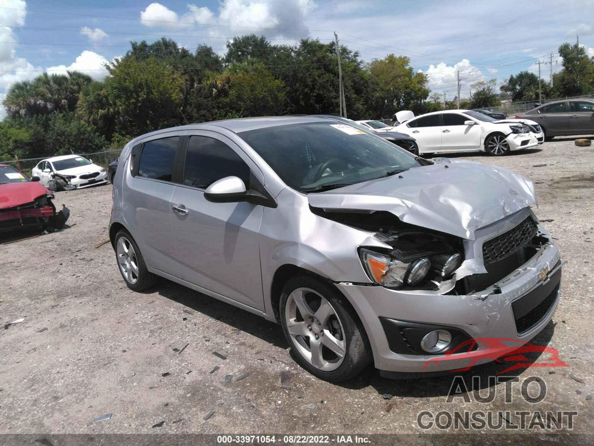 CHEVROLET SONIC 2016 - 1G1JE6SB6G4136099