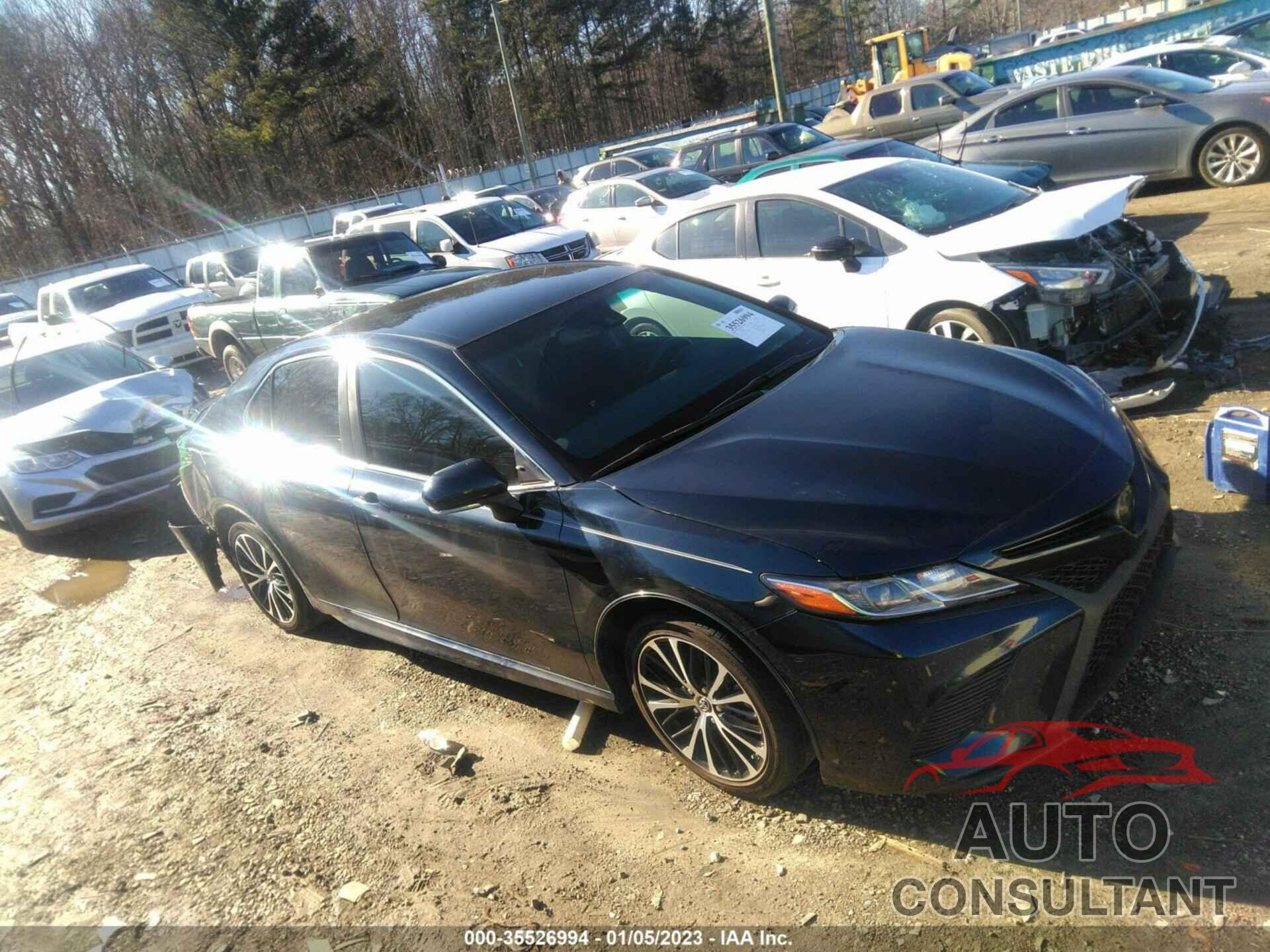 TOYOTA CAMRY 2018 - 4T1B11HK1JU604986