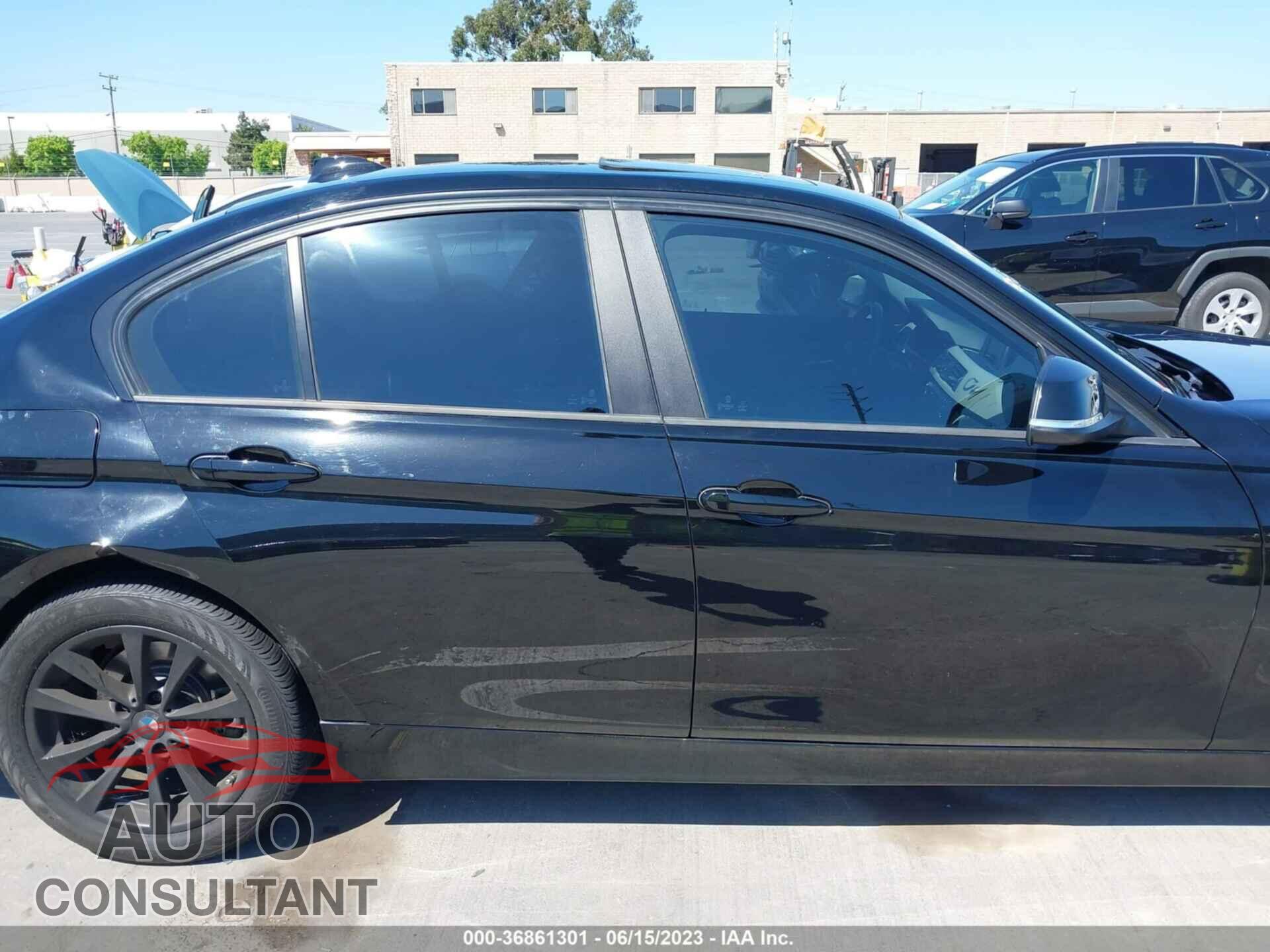 BMW 320I 2016 - WBA8E1G54GNU12282