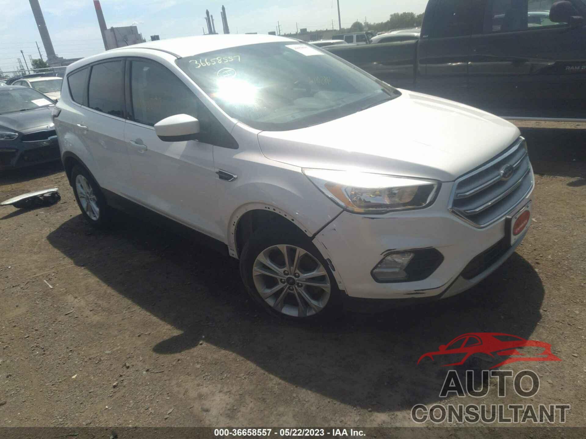 FORD ESCAPE 2017 - 1FMCU0GD7HUB31937