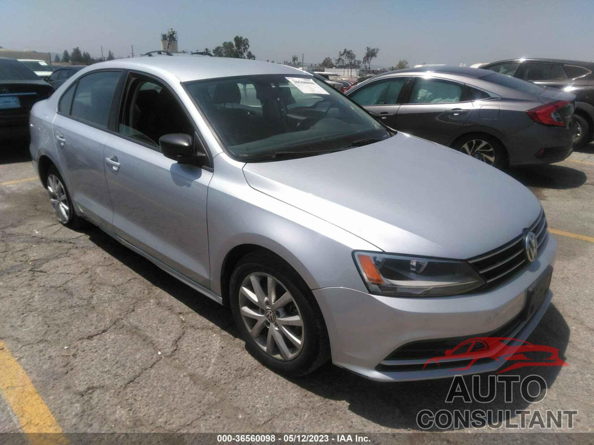 VOLKSWAGEN JETTA SEDAN 2015 - 3VWD17AJ3FM211081