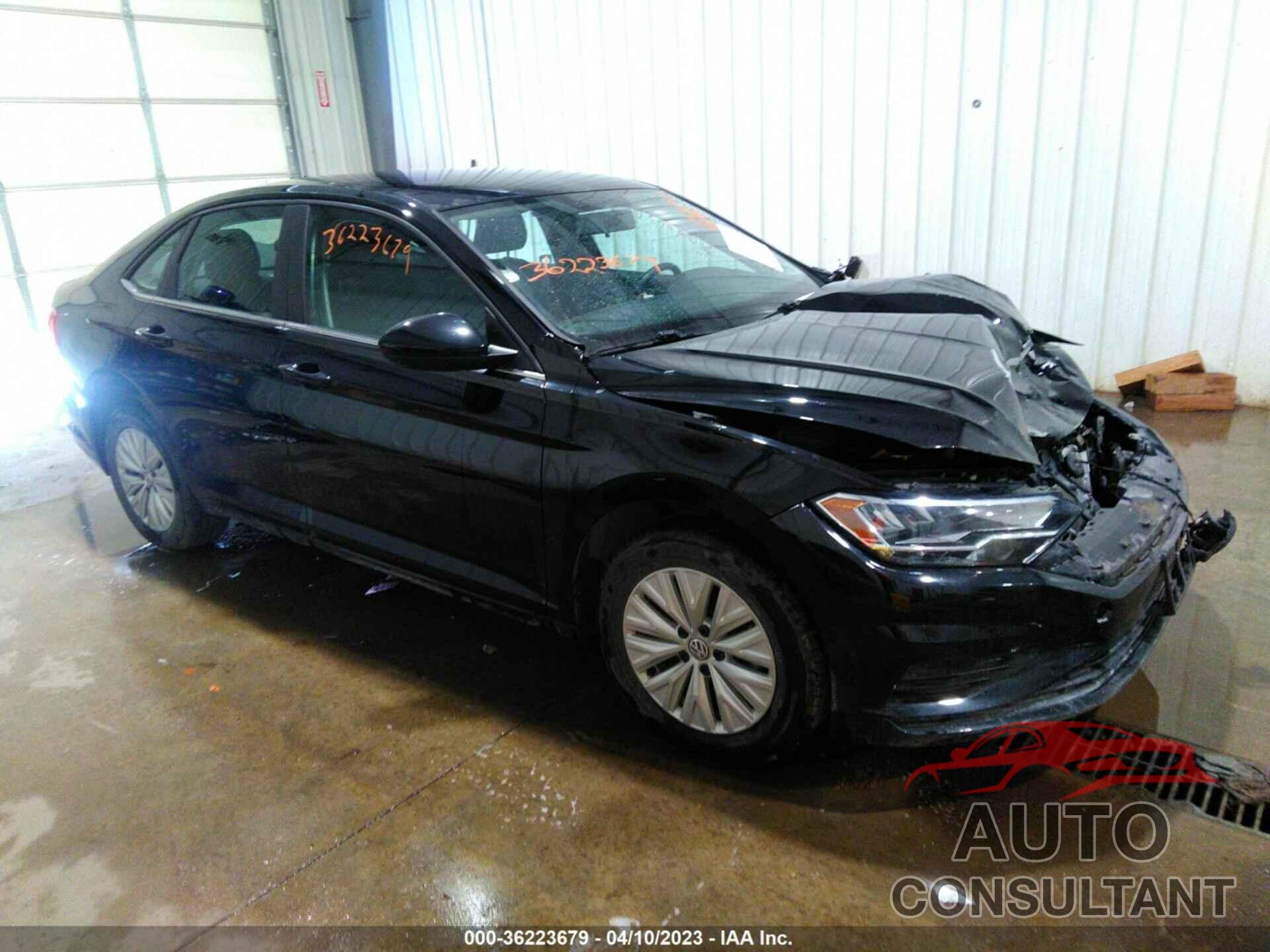VOLKSWAGEN JETTA 2019 - 3VWN57BU0KM161008