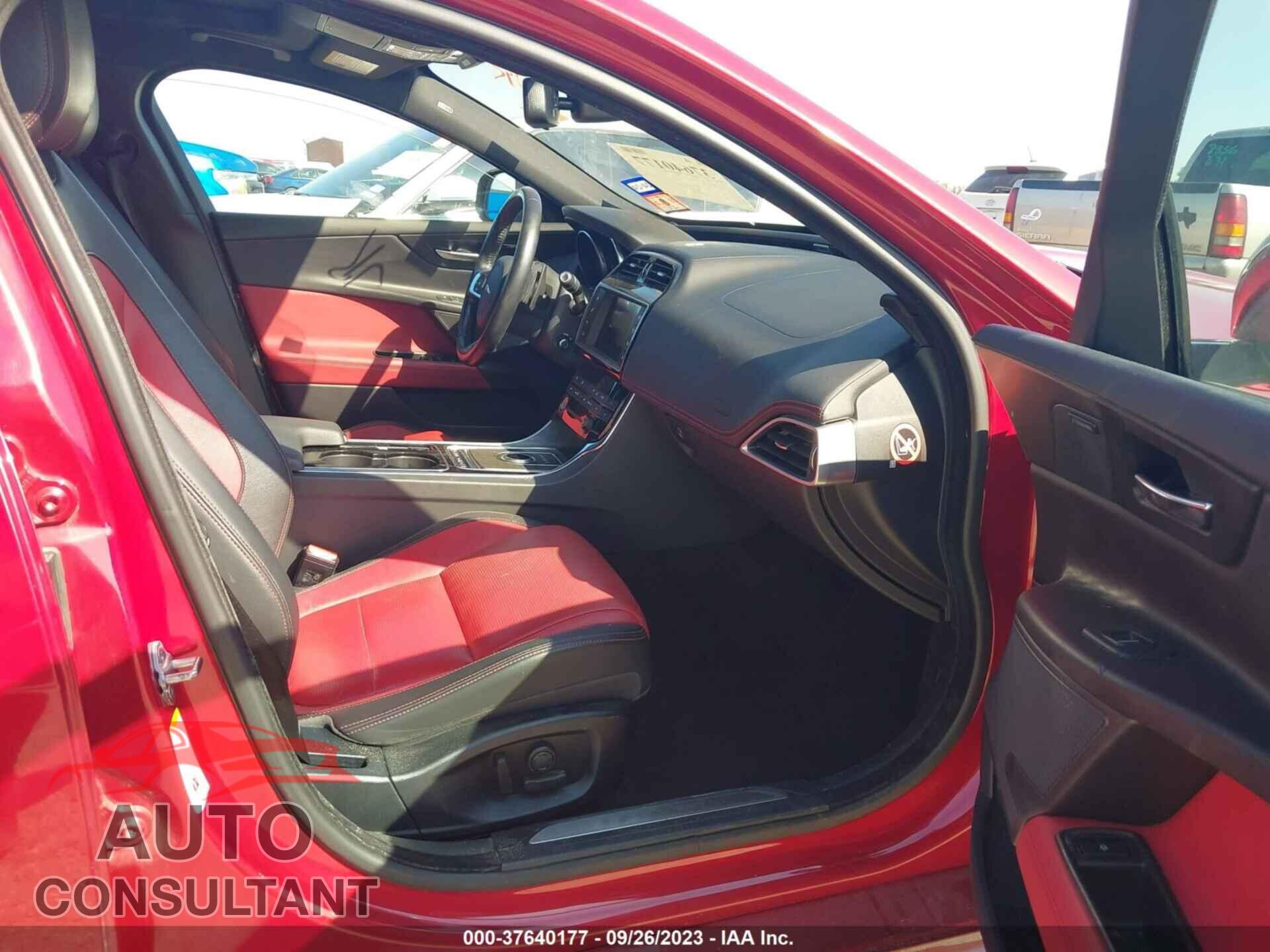 JAGUAR XE 2017 - SAJAL4BV1HA972743