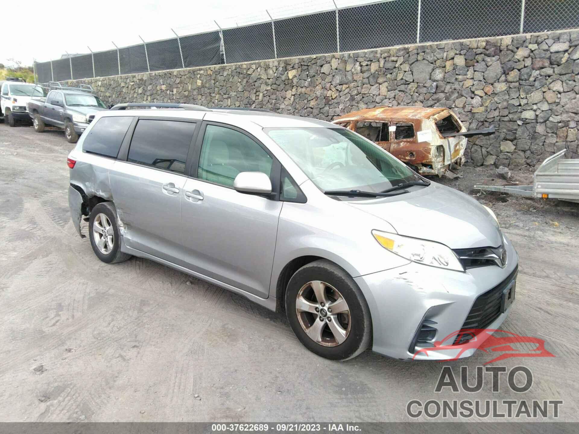 TOYOTA SIENNA 2018 - 5TDKZ3DC5JS934030