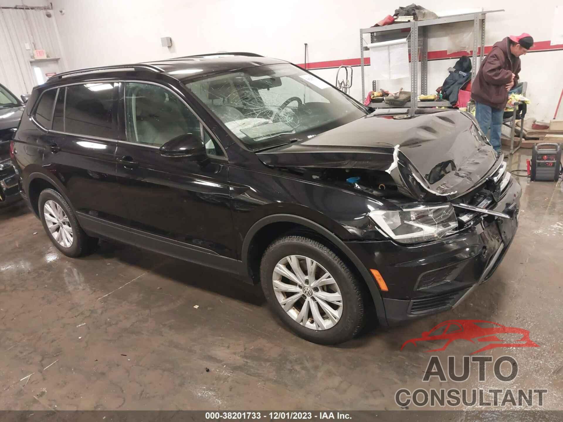 VOLKSWAGEN TIGUAN 2018 - 3VV0B7AX3JM123936