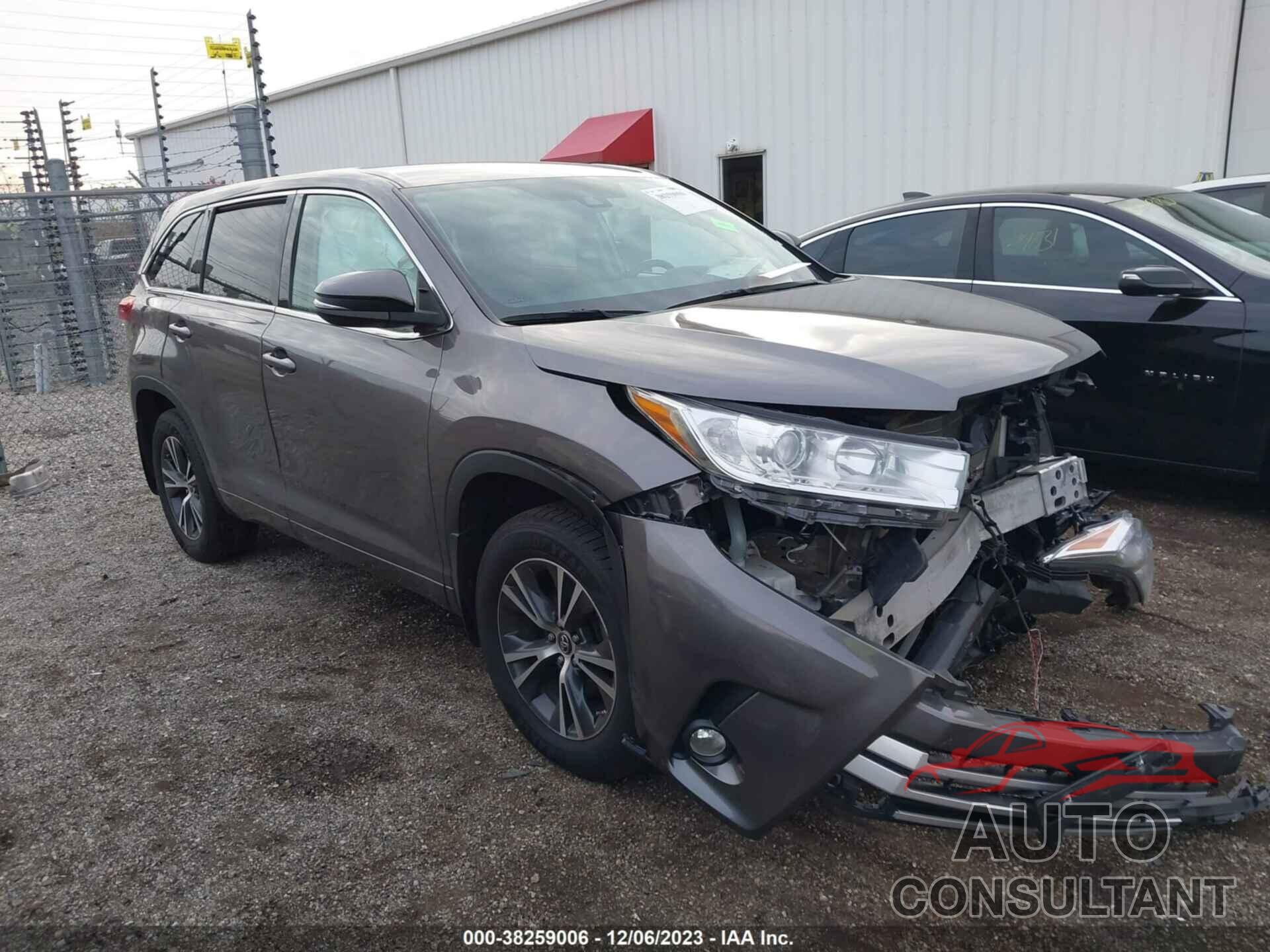 TOYOTA HIGHLANDER 2018 - 5TDBZRFH2JS828887