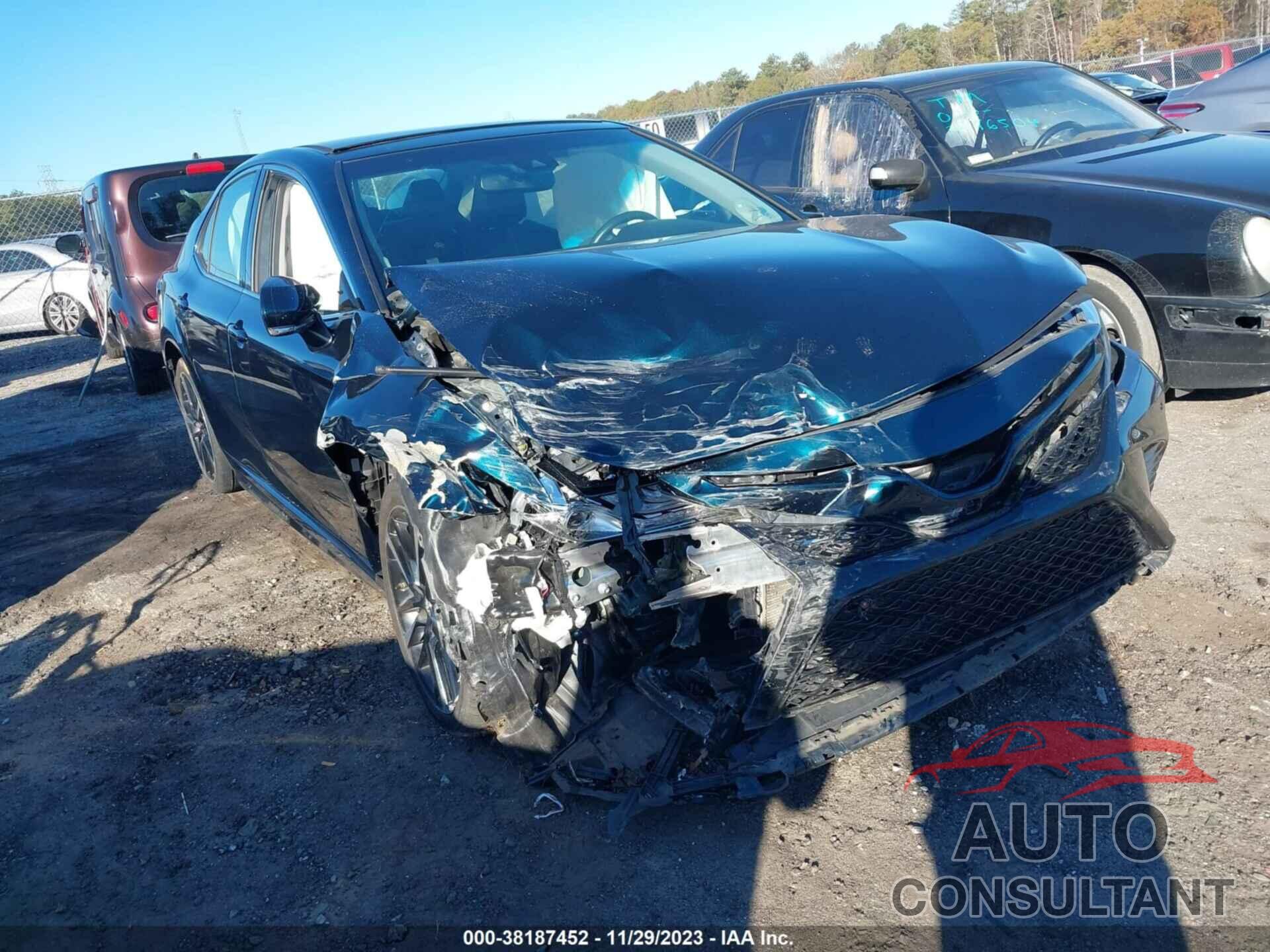 TOYOTA CAMRY 2018 - 4T1B61HK9JU596279