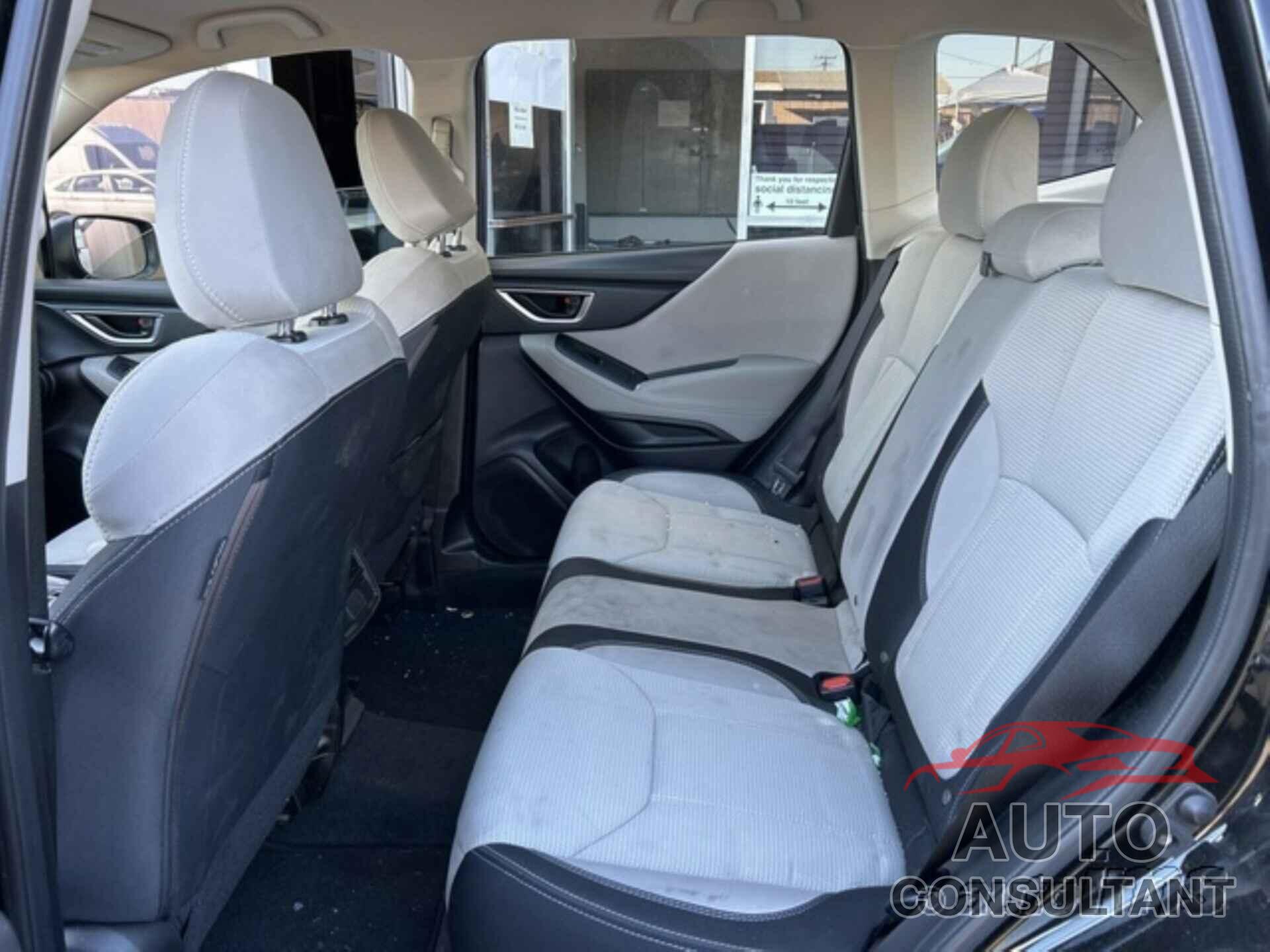 SUBARU FORESTER 2019 - JF2SKAAC3KH477027