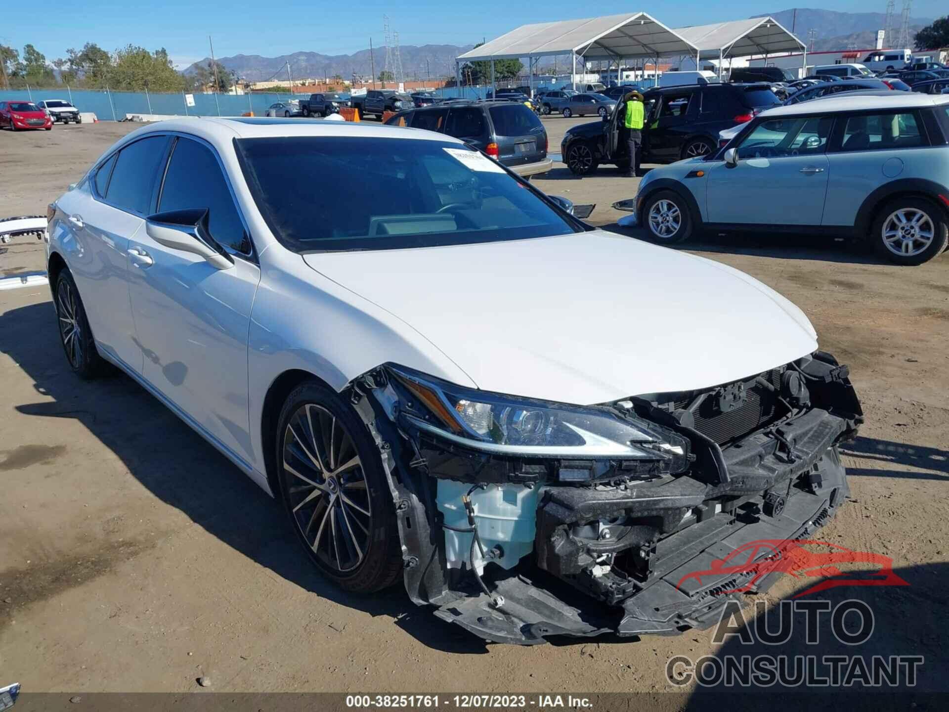 LEXUS ES 300H 2023 - 58ADA1C16PU029003