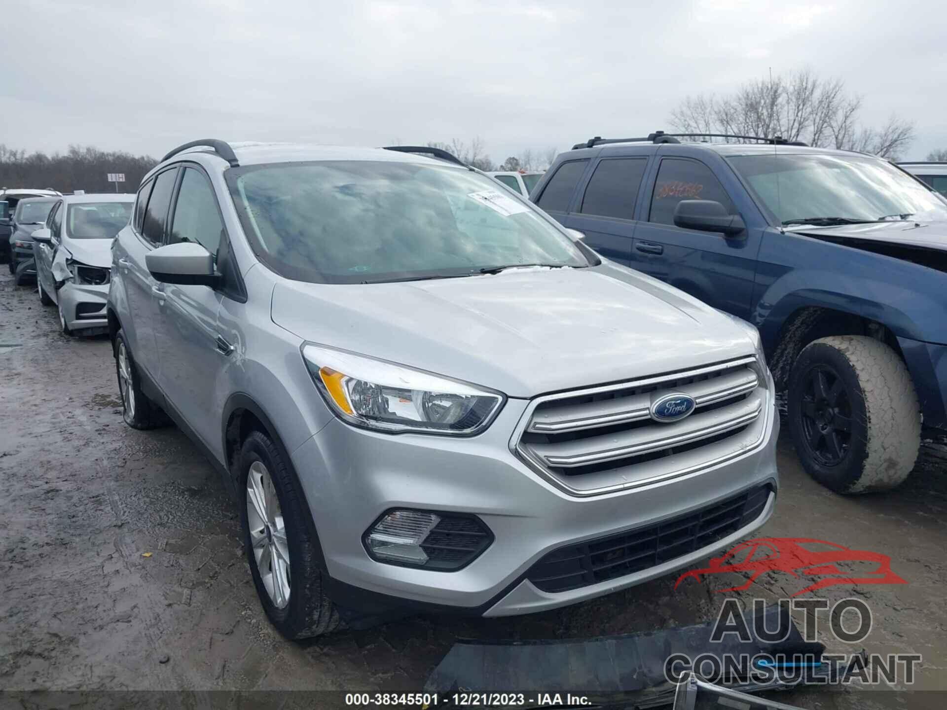 FORD ESCAPE 2018 - 1FMCU0GD9JUD02256