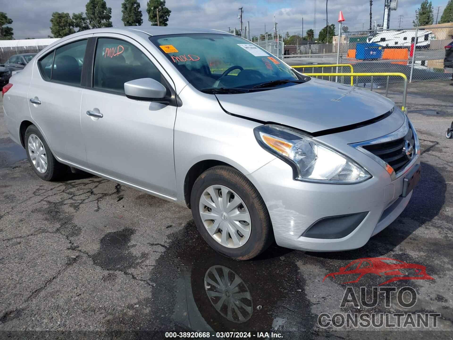 NISSAN VERSA 2018 - 3N1CN7AP9JL810141