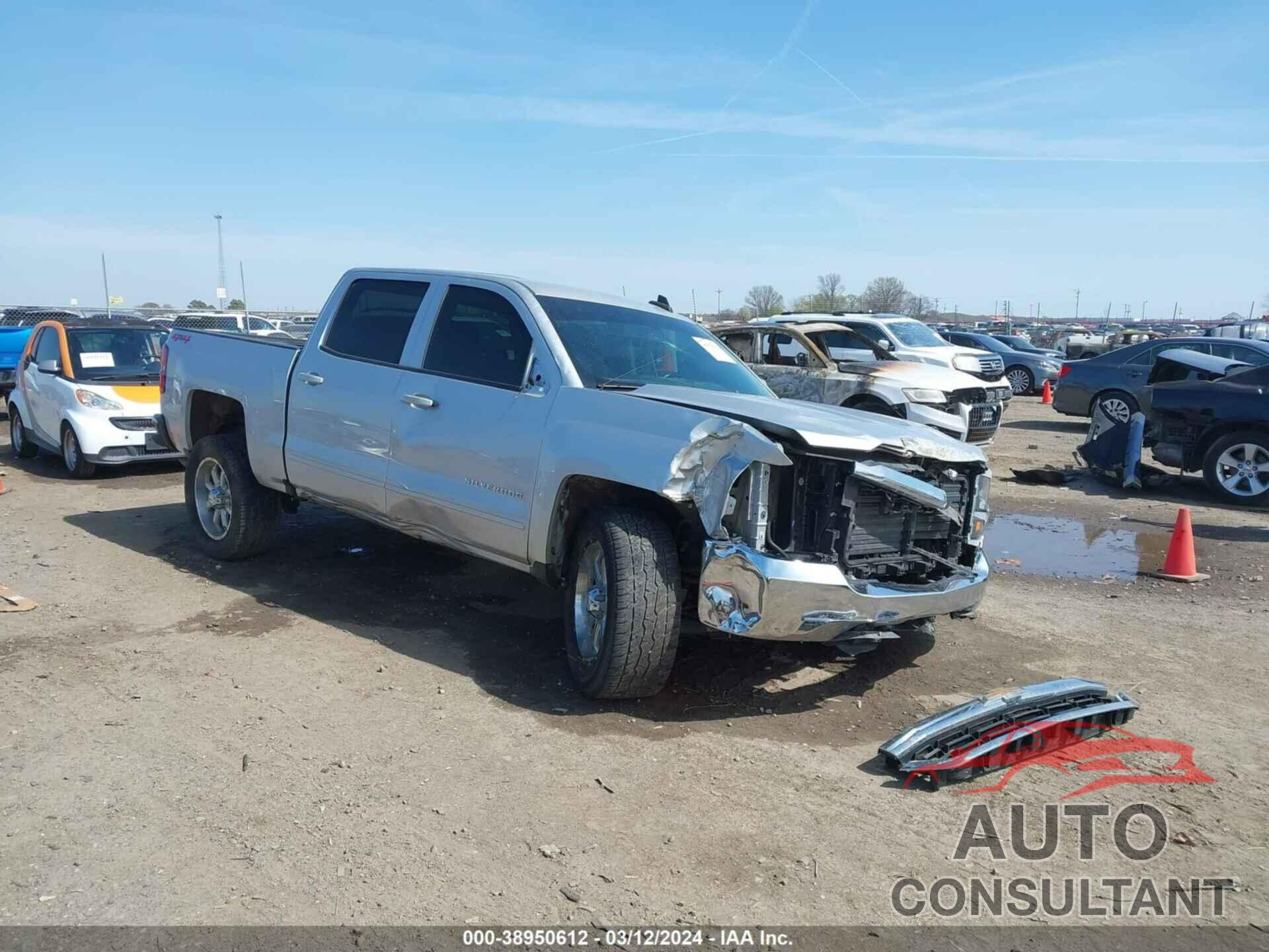 CHEVROLET SILVERADO 1500 2018 - 3GCUKREC3JG341473