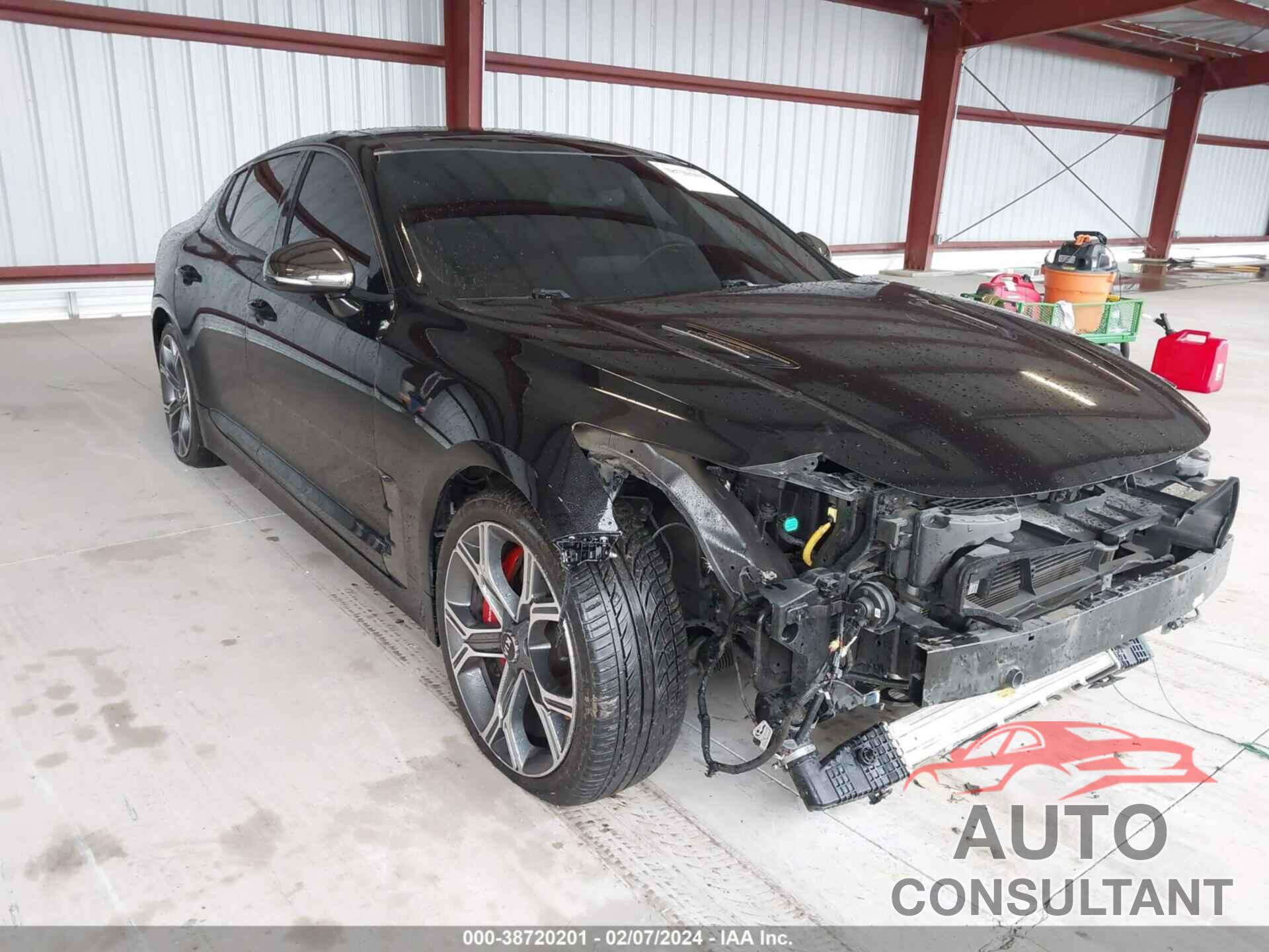 KIA STINGER 2018 - KNAE45LC2J6010957