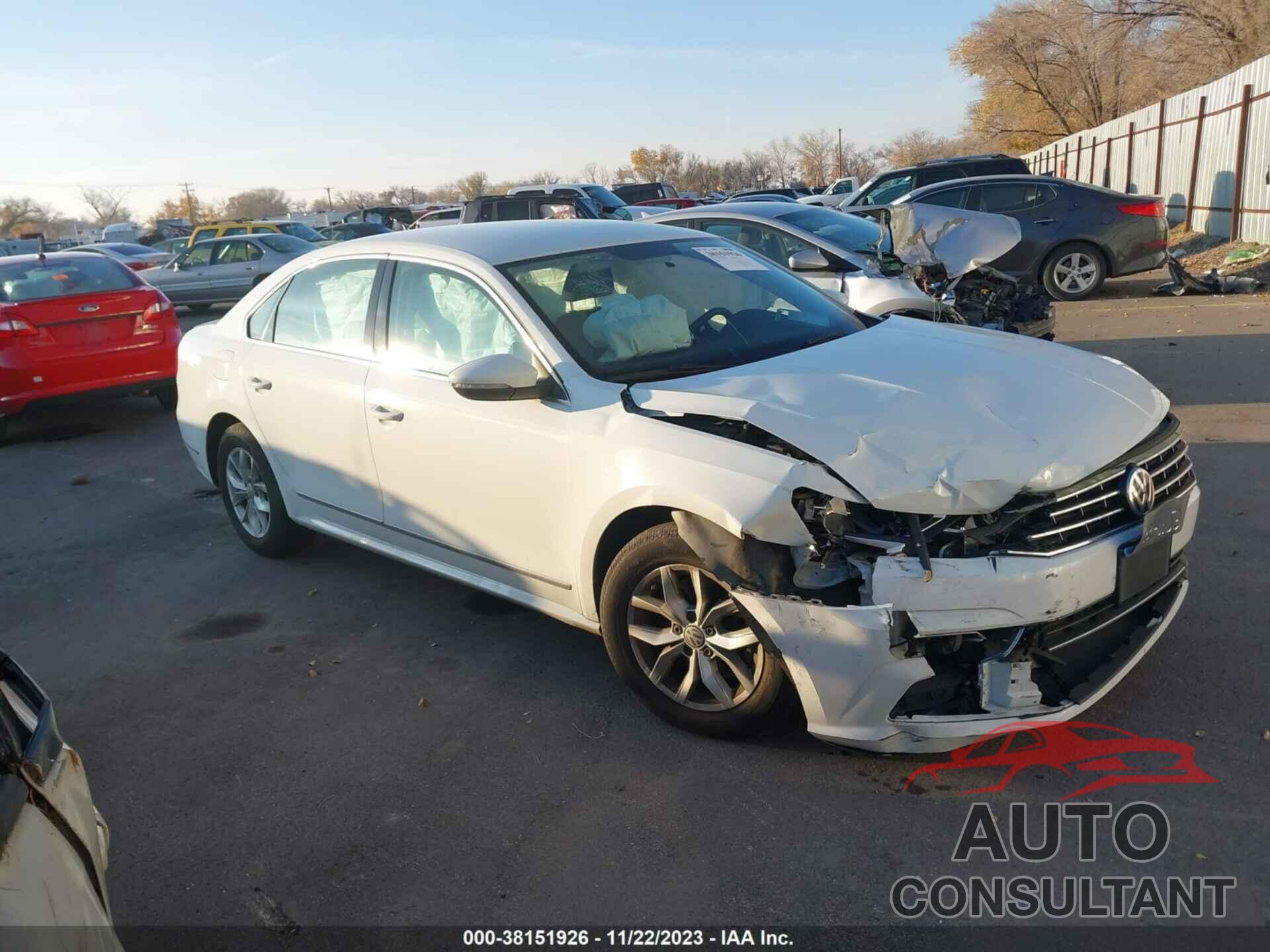 VOLKSWAGEN PASSAT 2017 - 1VWAT7A37HC006818