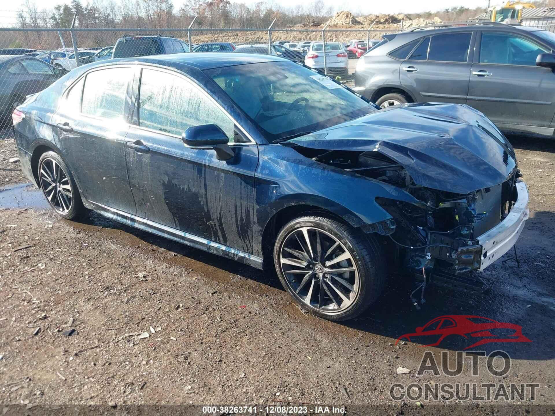 TOYOTA CAMRY 2018 - 4T1B61HK6JU502245