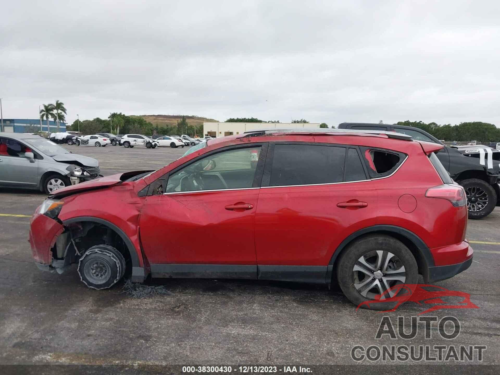 TOYOTA RAV4 2017 - JTMZFREV1HJ109815