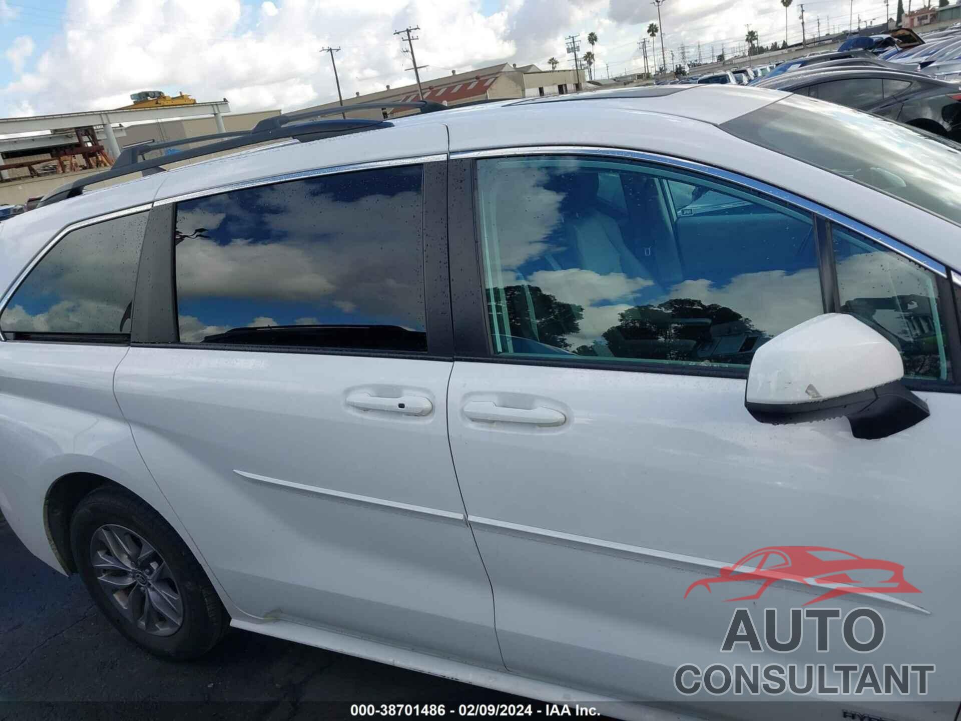 TOYOTA SIENNA 2021 - 5TDBRKEC6MS021337