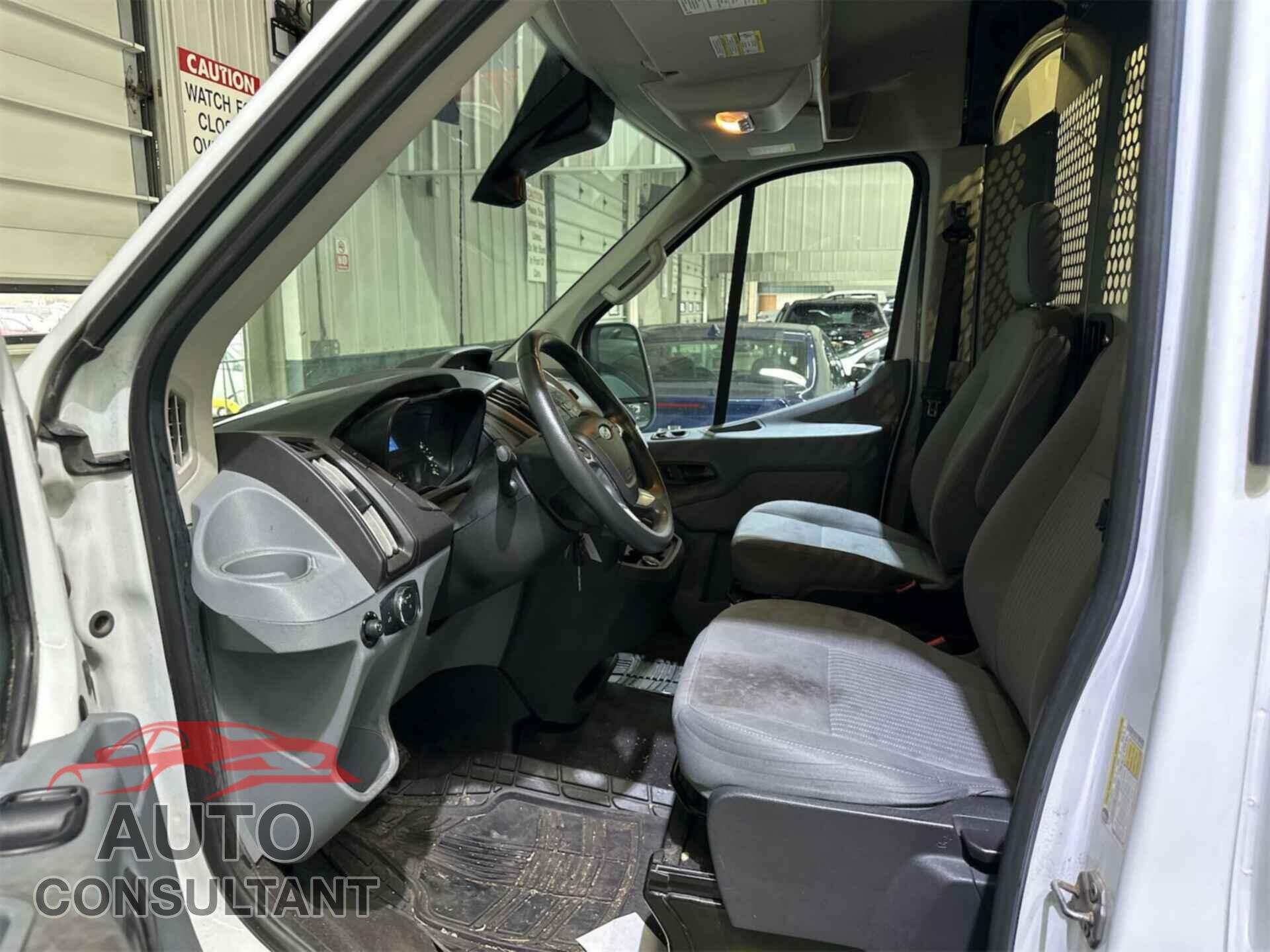 FORD TRANSIT 2018 - 1FTYR2CM2JKA05659